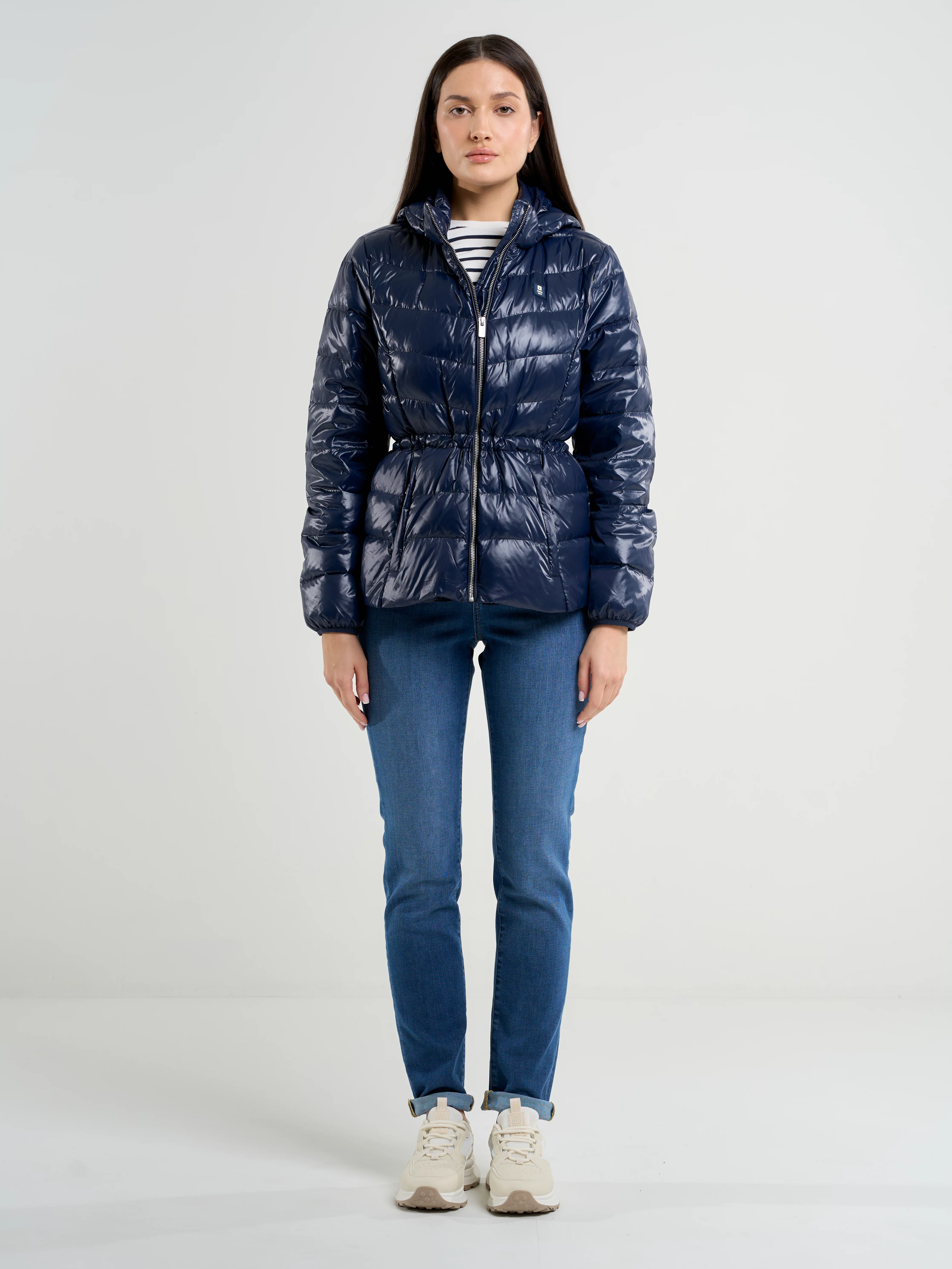 Kurtka damska puchowa z gumką w talii z kapturem granatowa Anissa 403