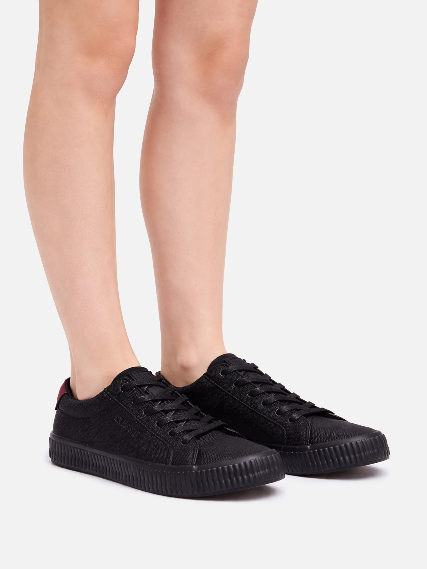 Trampki damskie ze skóry ekologicznej czarne OO274A462 906