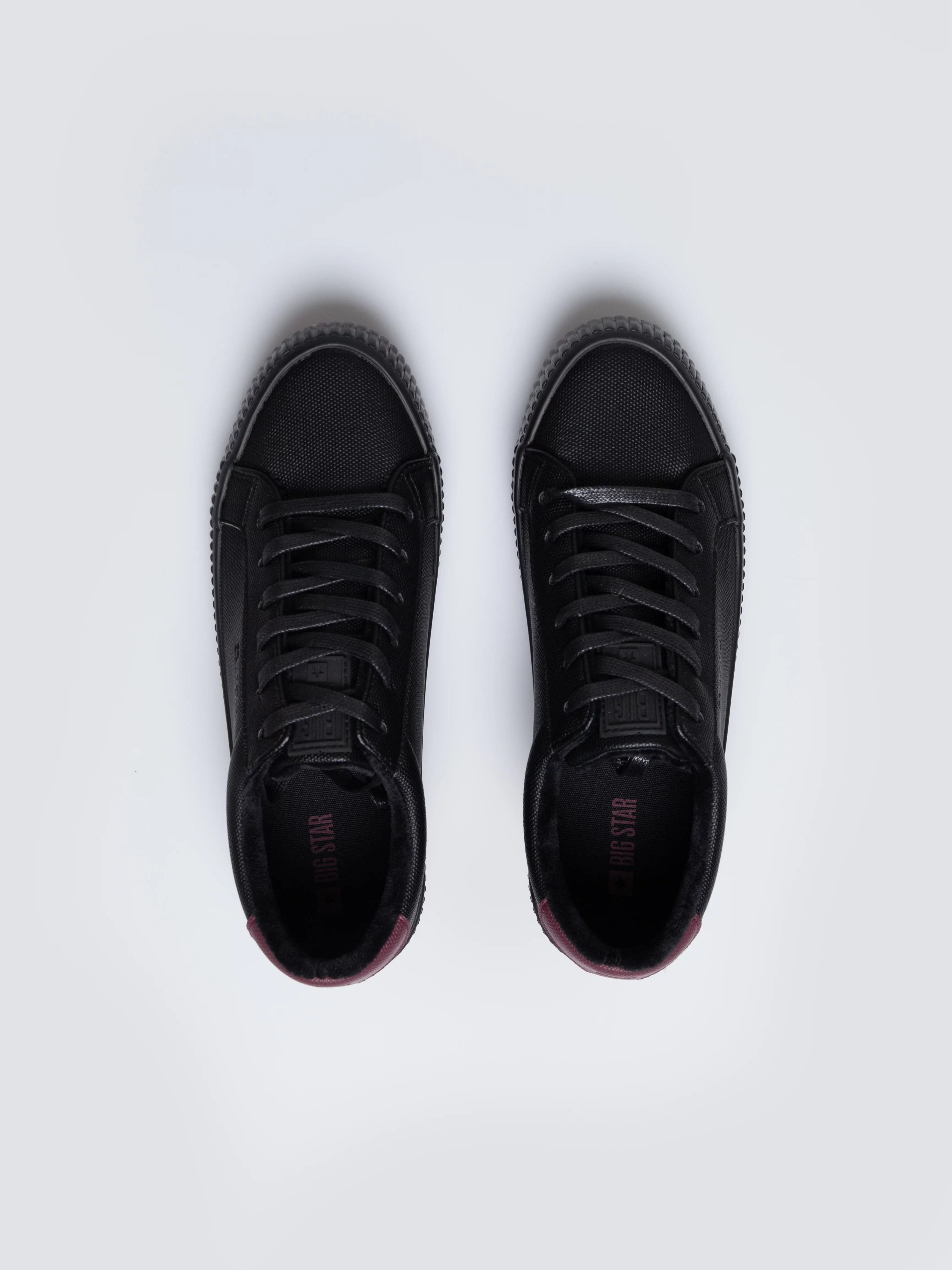 Trampki damskie ze skóry ekologicznej czarne OO274A462 906