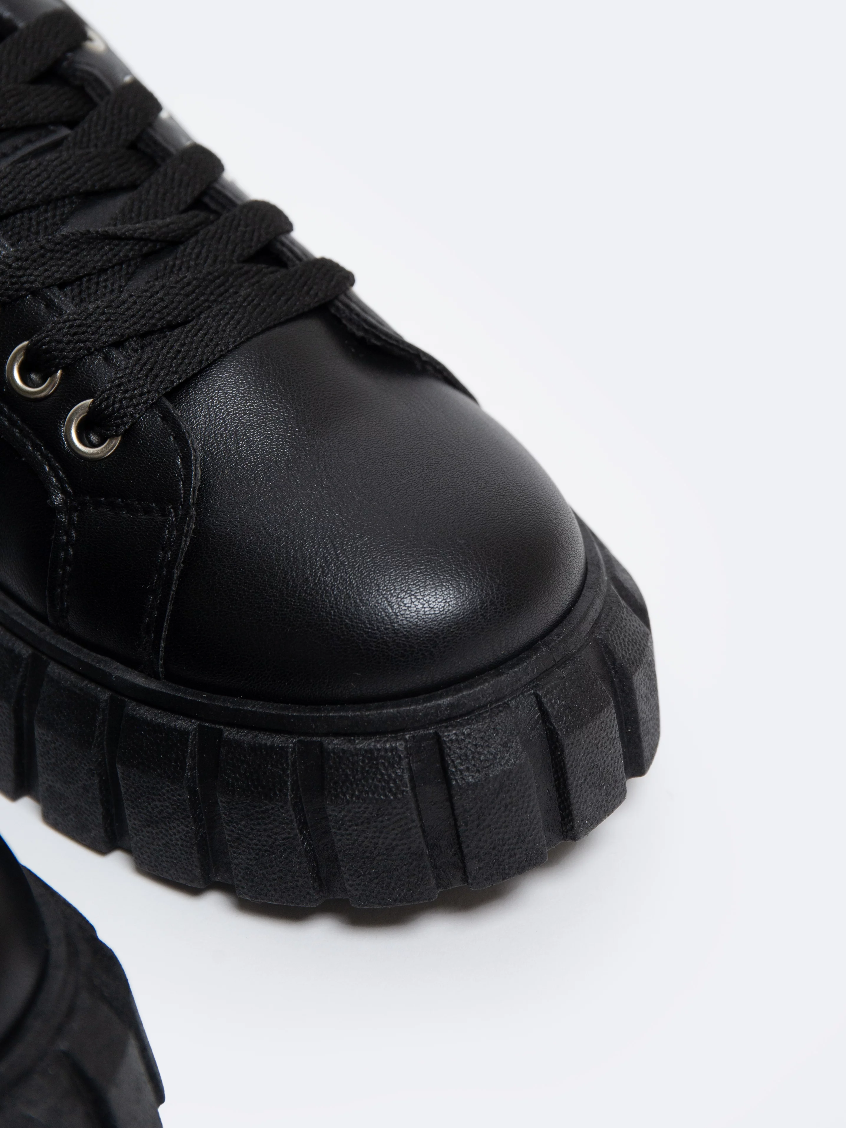 Sneakersy damskie czarne MM274617 906