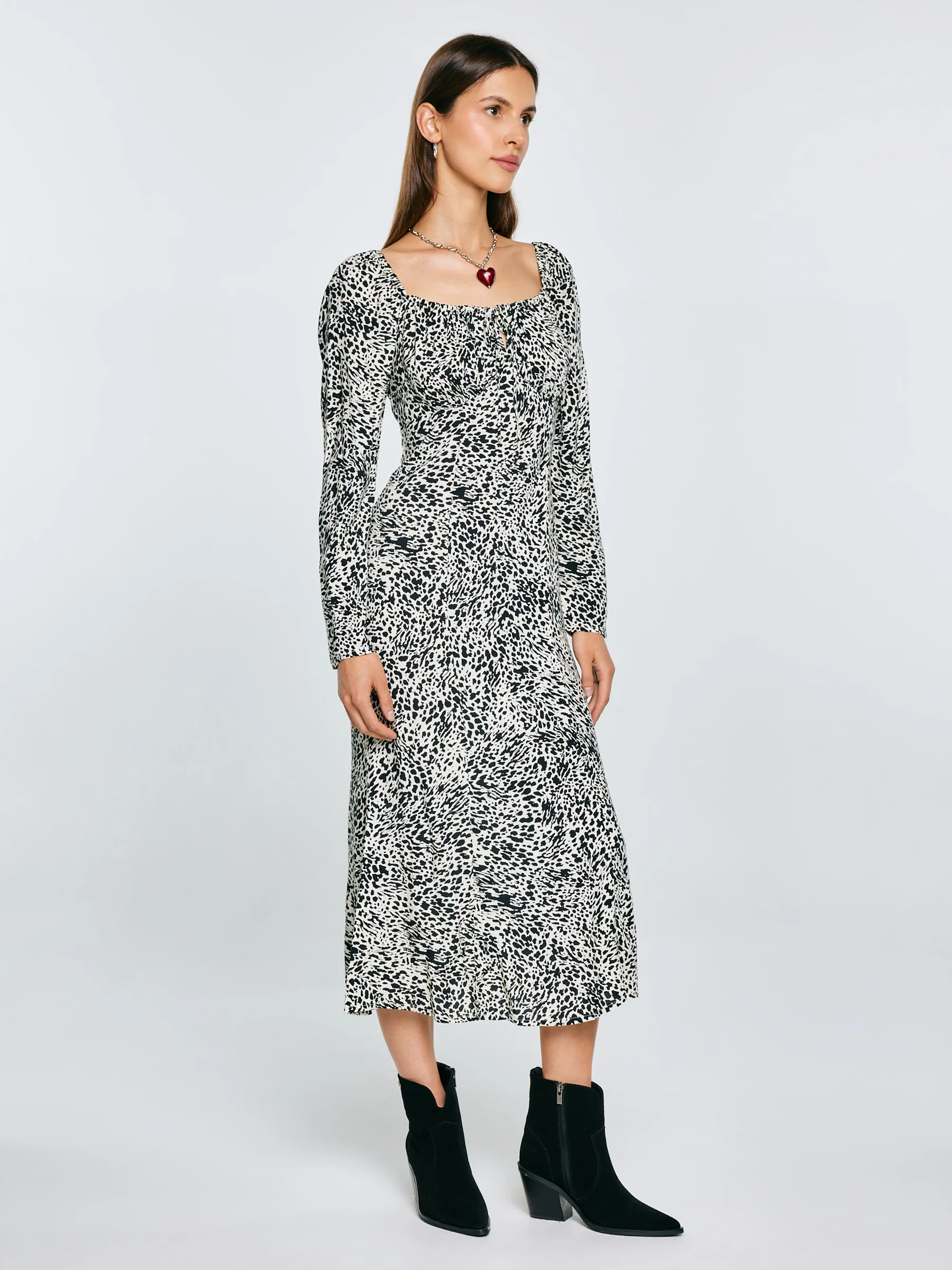 Sukienka damska midi z wiskozy z nadrukiem czarno-kremowa Kiara 906