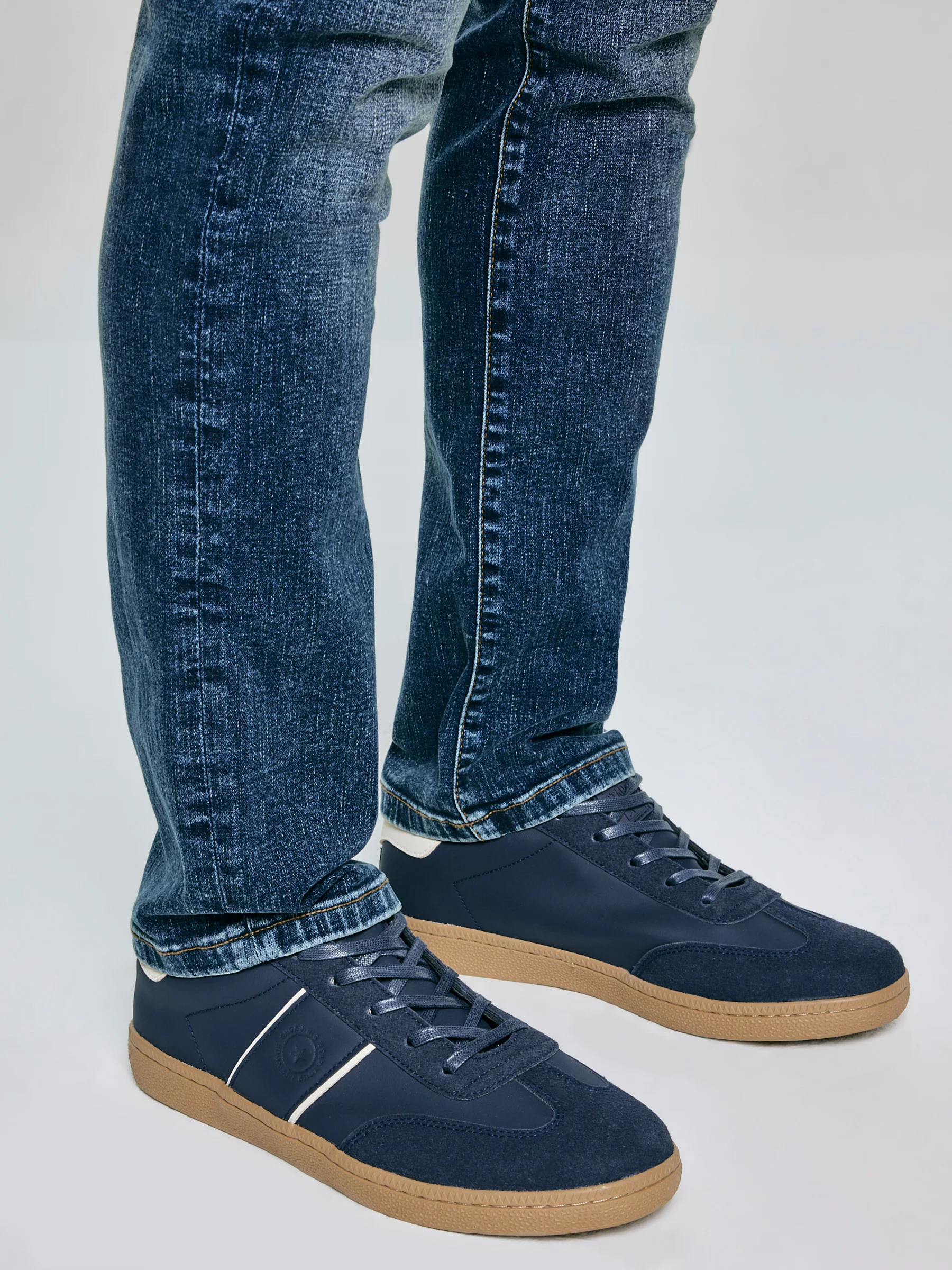 Sneakersy męskie sportowe ze skóry ekologicznej granatowe SS174079 403