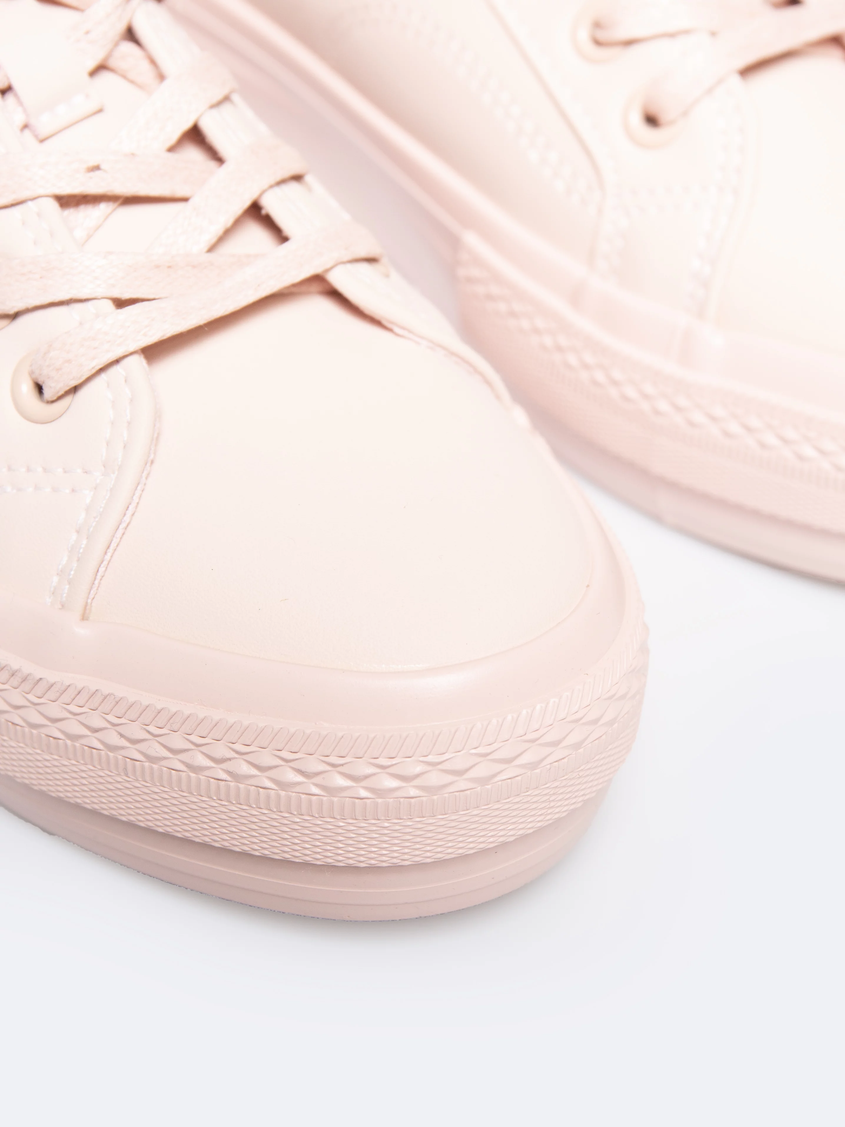 Trampki damskie niskie ze skóry ekologicznej jasnoróżowe RR274A294 600