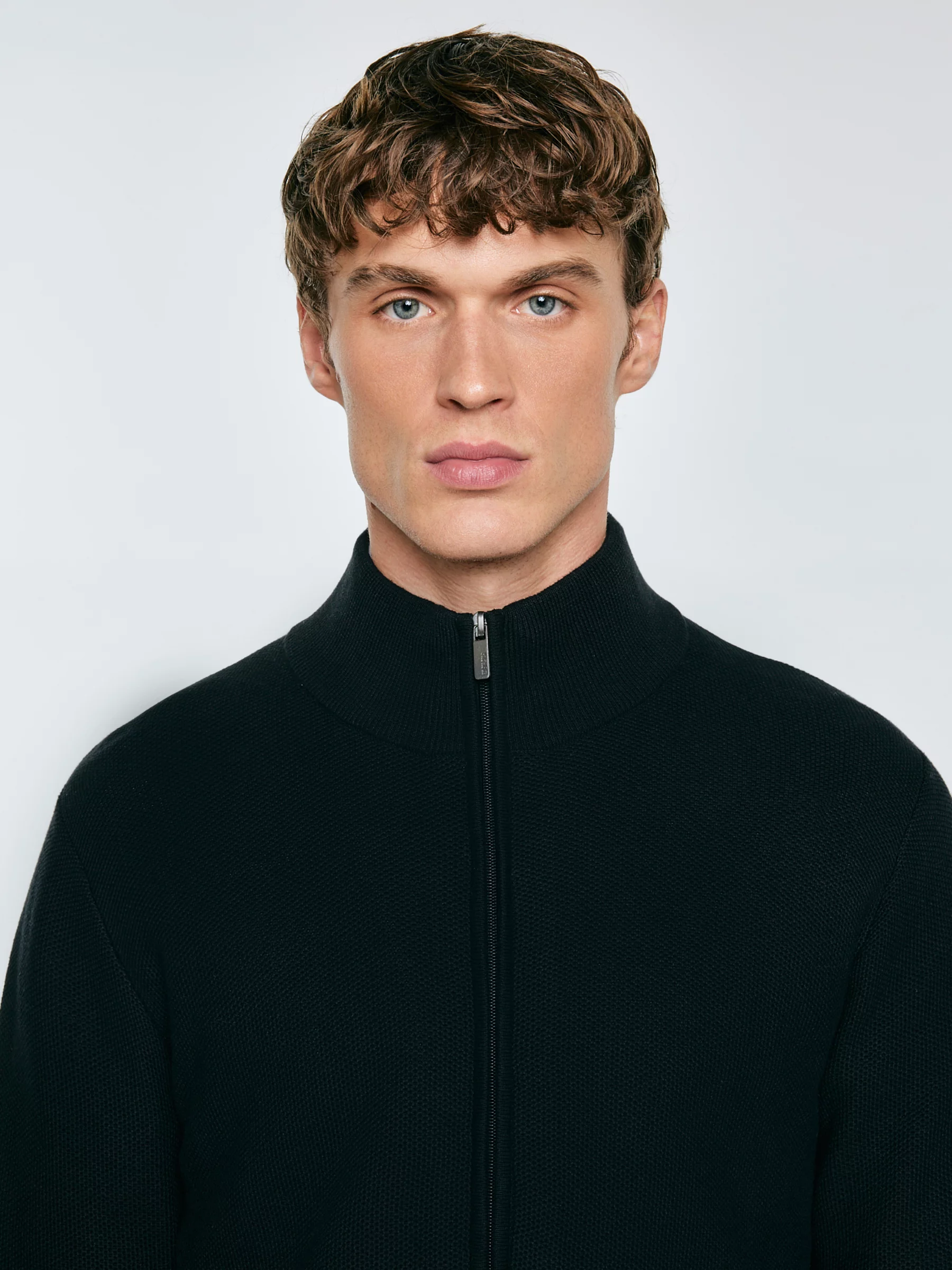 Sweter męski rozpinany ze stójką czarny Olafi 906