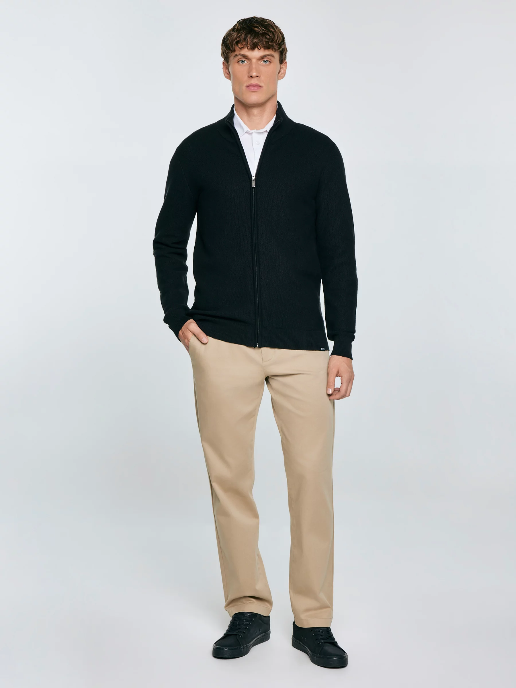 Sweter męski rozpinany ze stójką czarny Olafi 906