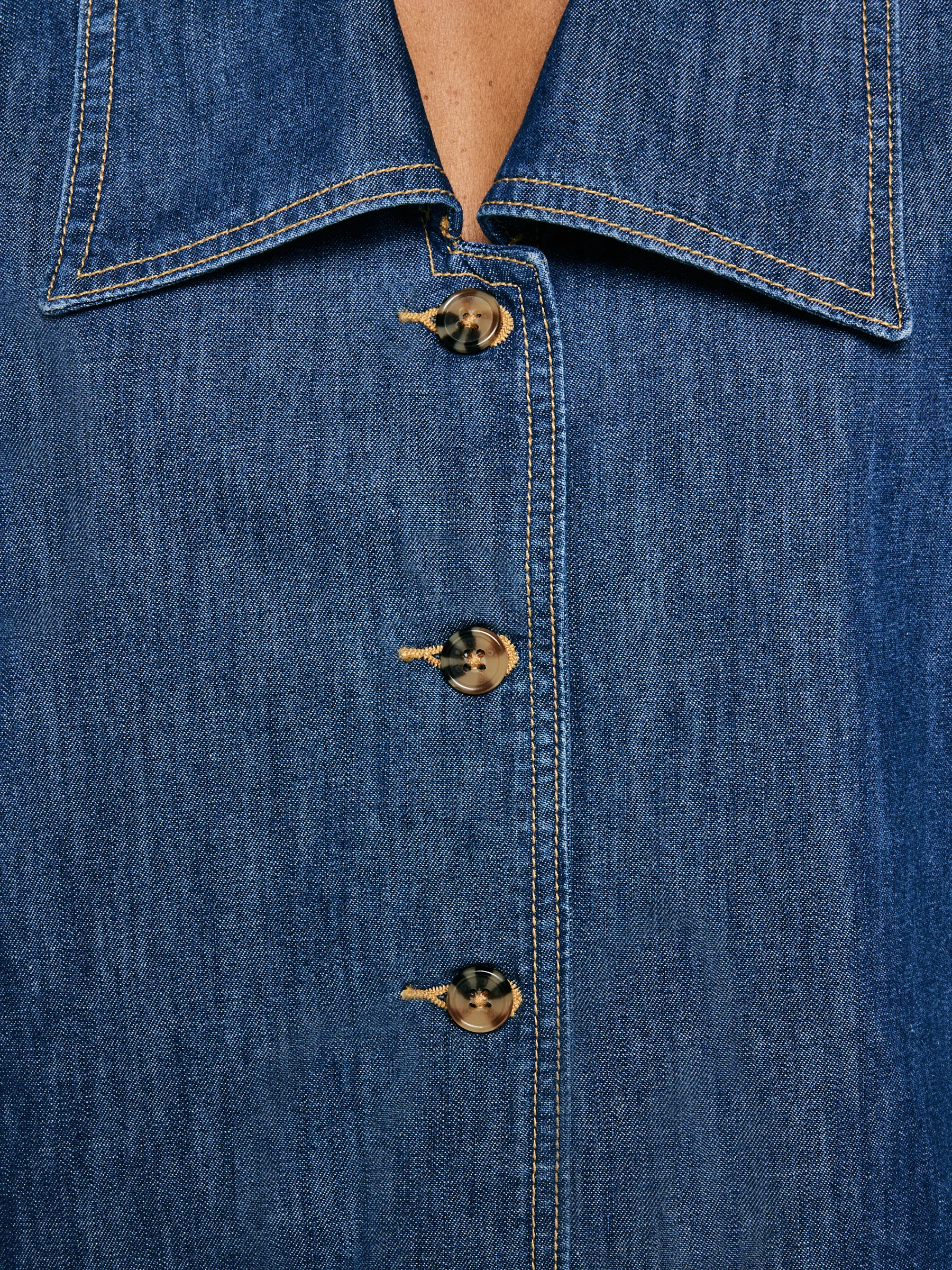 Bluzka damska jeansowa z ozdobnym kołnierzem niebieska Jones 416