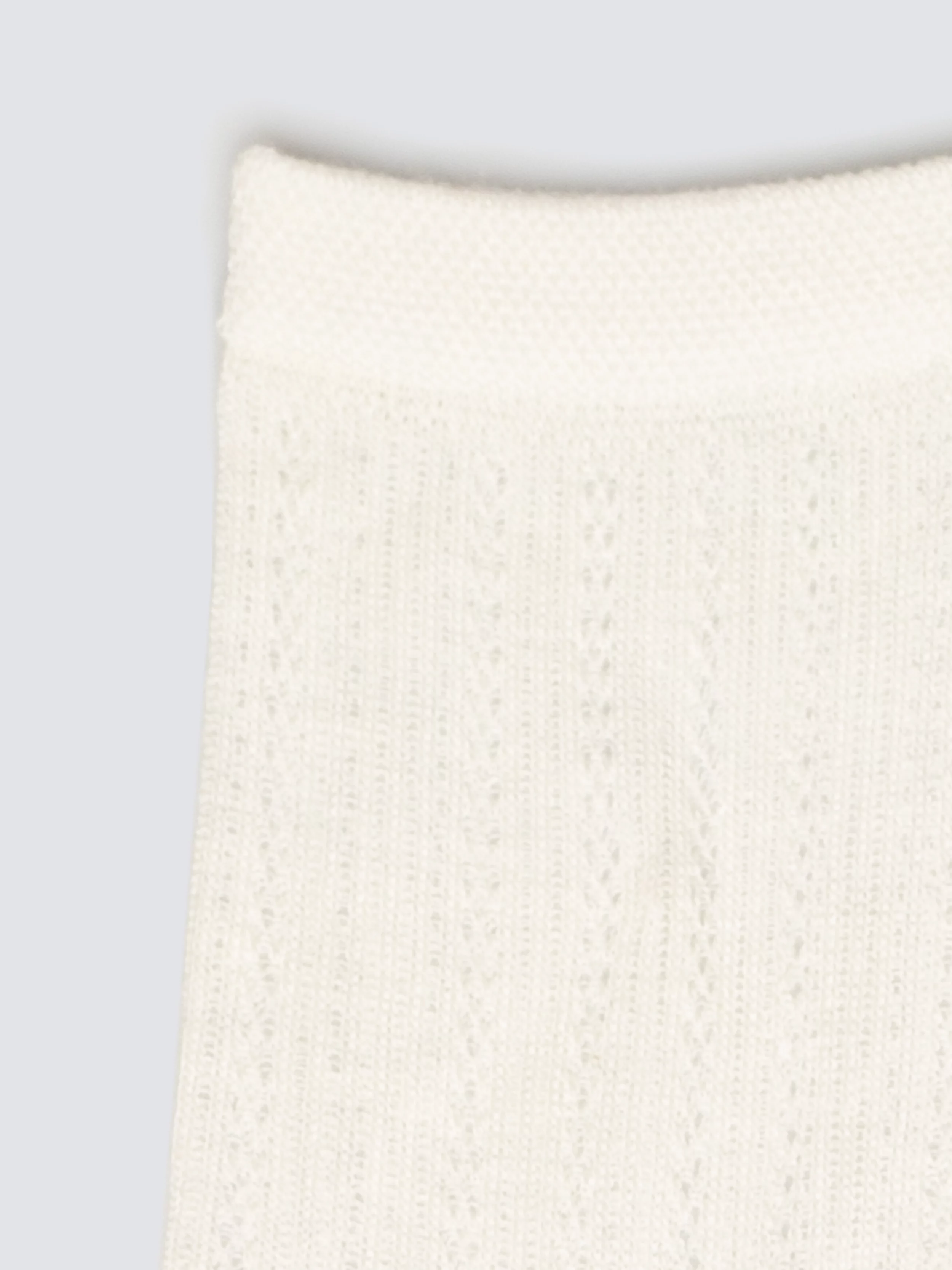 Skarpety damskie ażurowe z wizkozy białe Holy 100