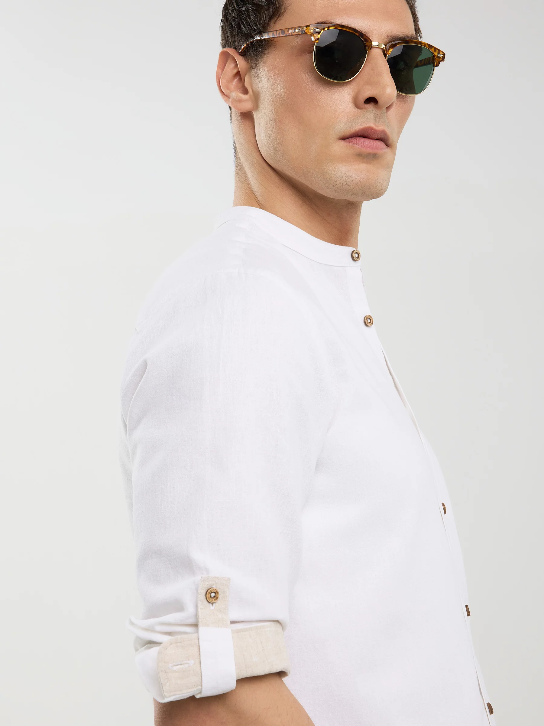 Lniana koszula męska na stójce biała Janew 101