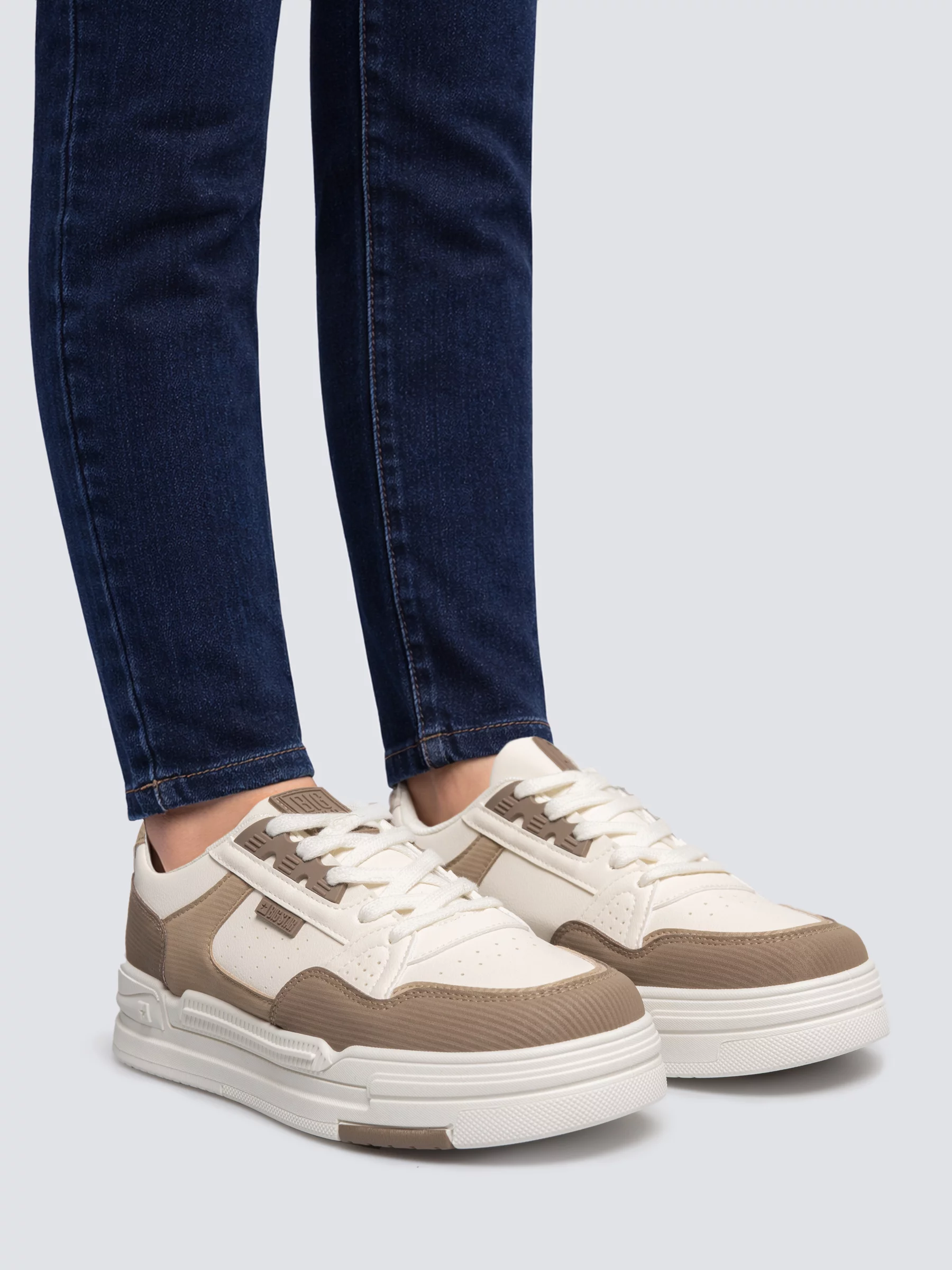 Sneakersy damskie beżowe OO274A151 801