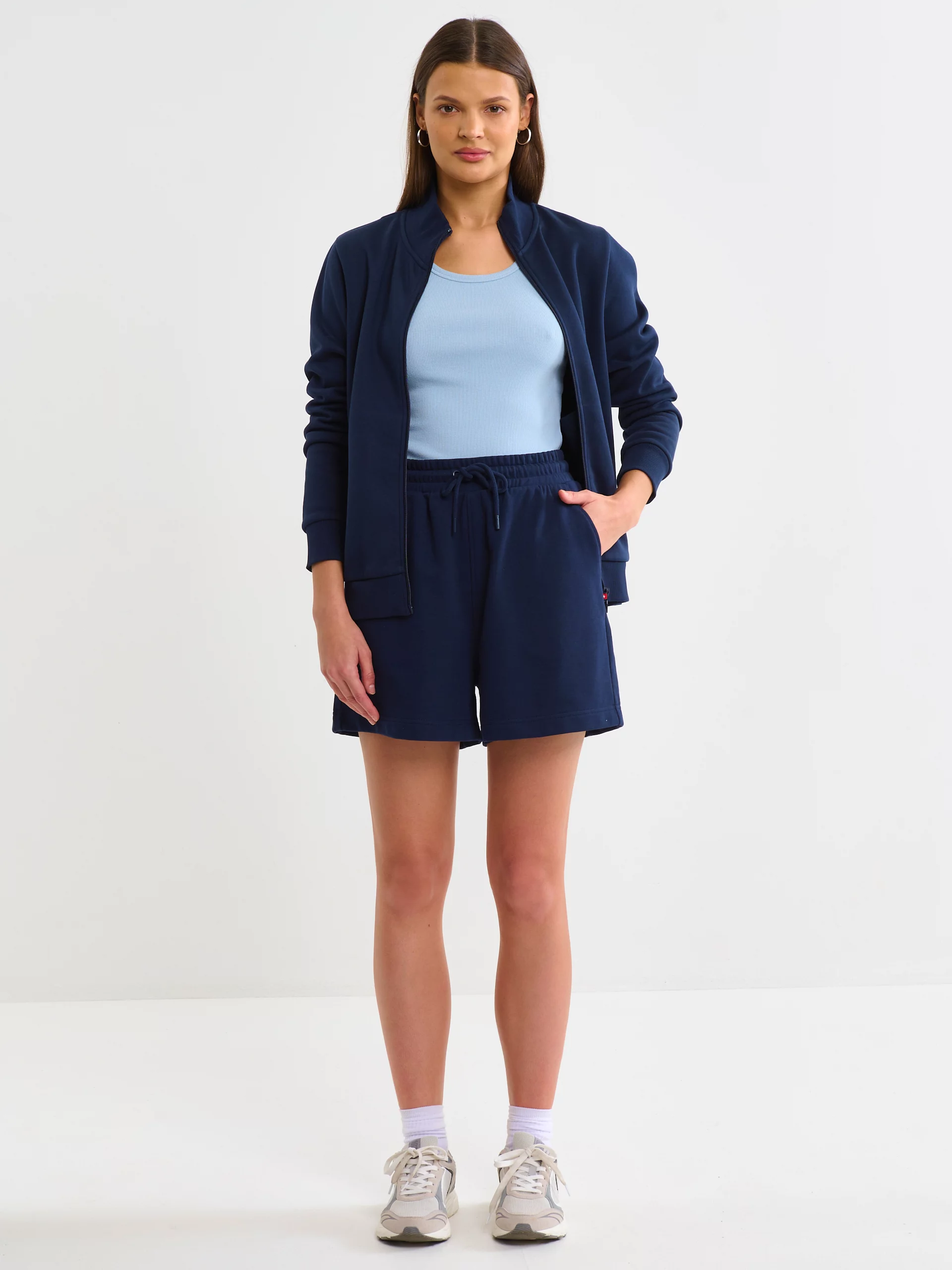 Koszulka damska na ramiączkach prążkowana błękitna Aurela 400