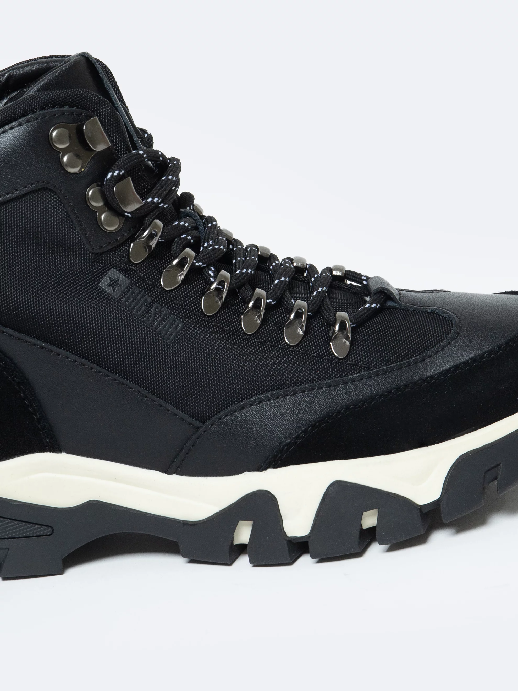 Buty męskie trekkingowe ze skóry naturalnej czarne OO174182 906