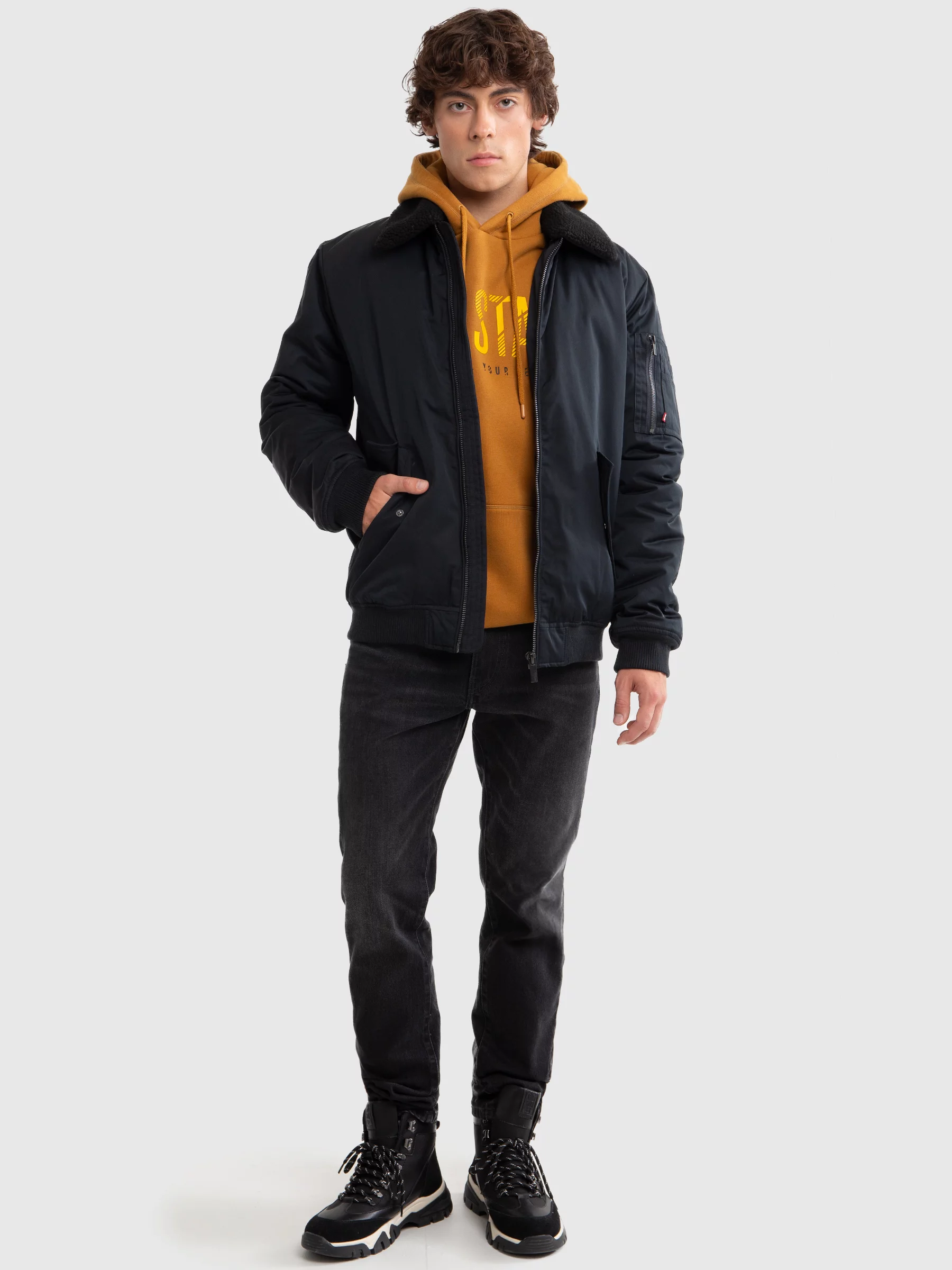 Buty męskie trekkingowe ze skóry naturalnej czarne OO174182 906