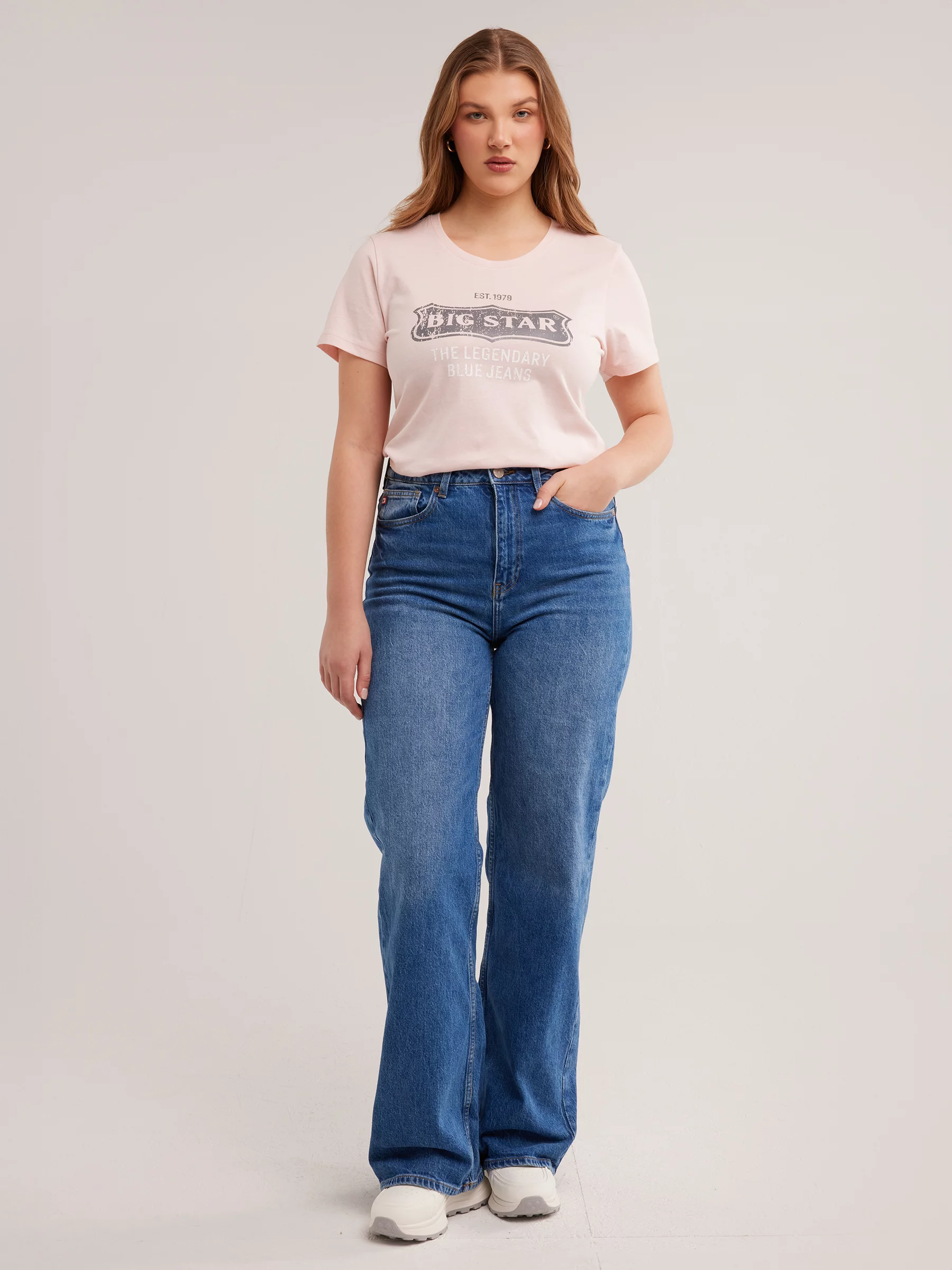 Koszulka damska z nadrukiem na piersi z kolekcji Authentic różowa Rissmelna 600