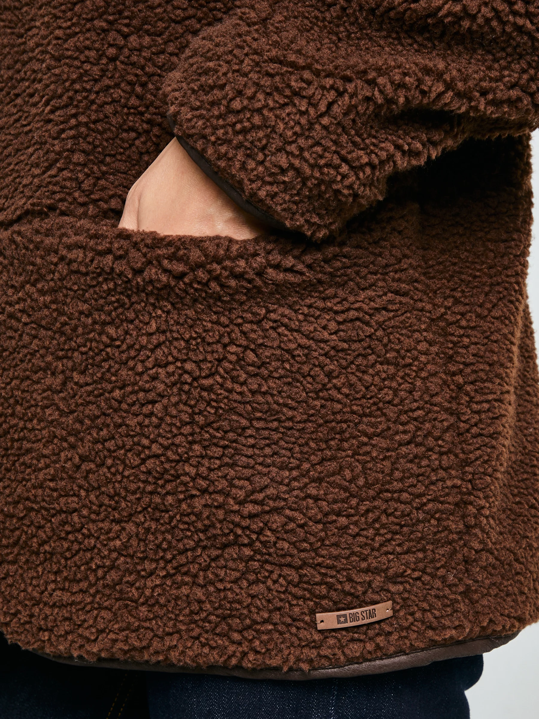 Bluza damska z imitacji baranka brązowa Anabela 804