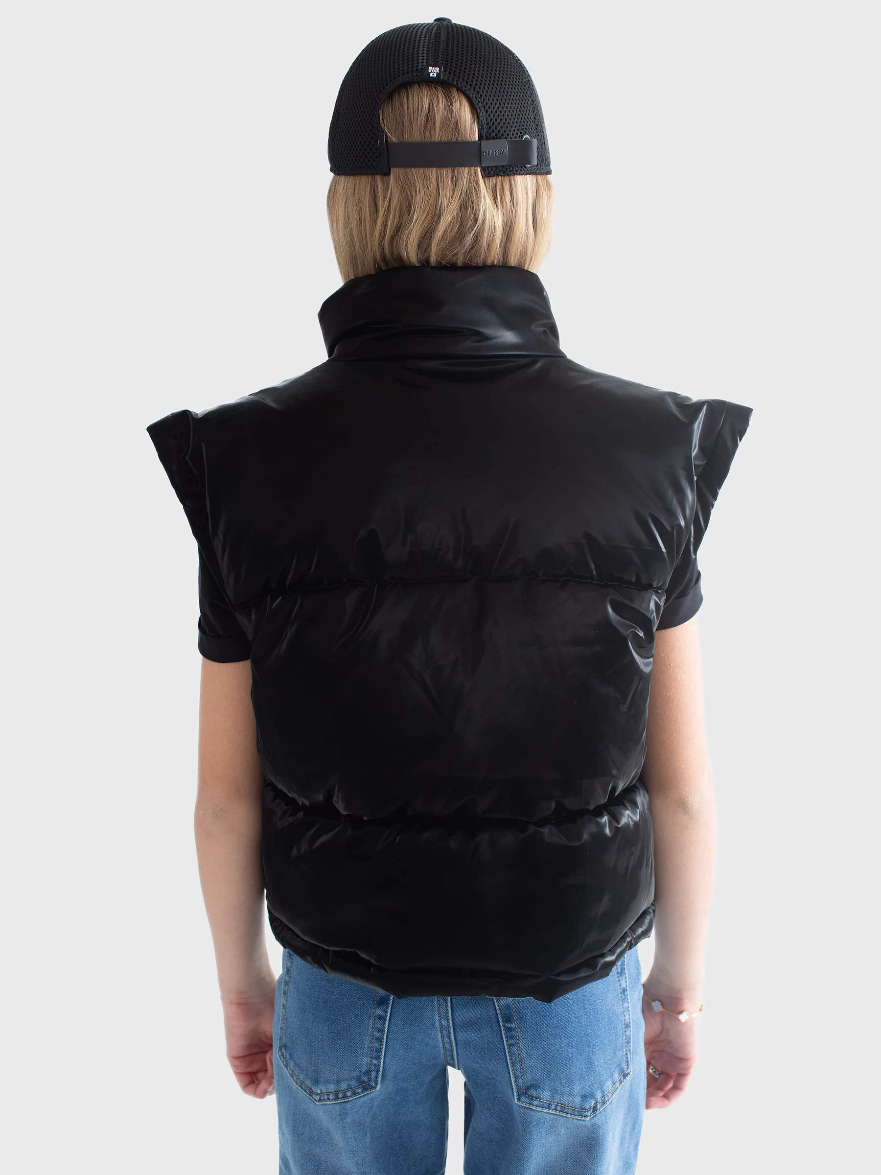 Kamizelka dziewczęca pikowana czarna Nenvia 906