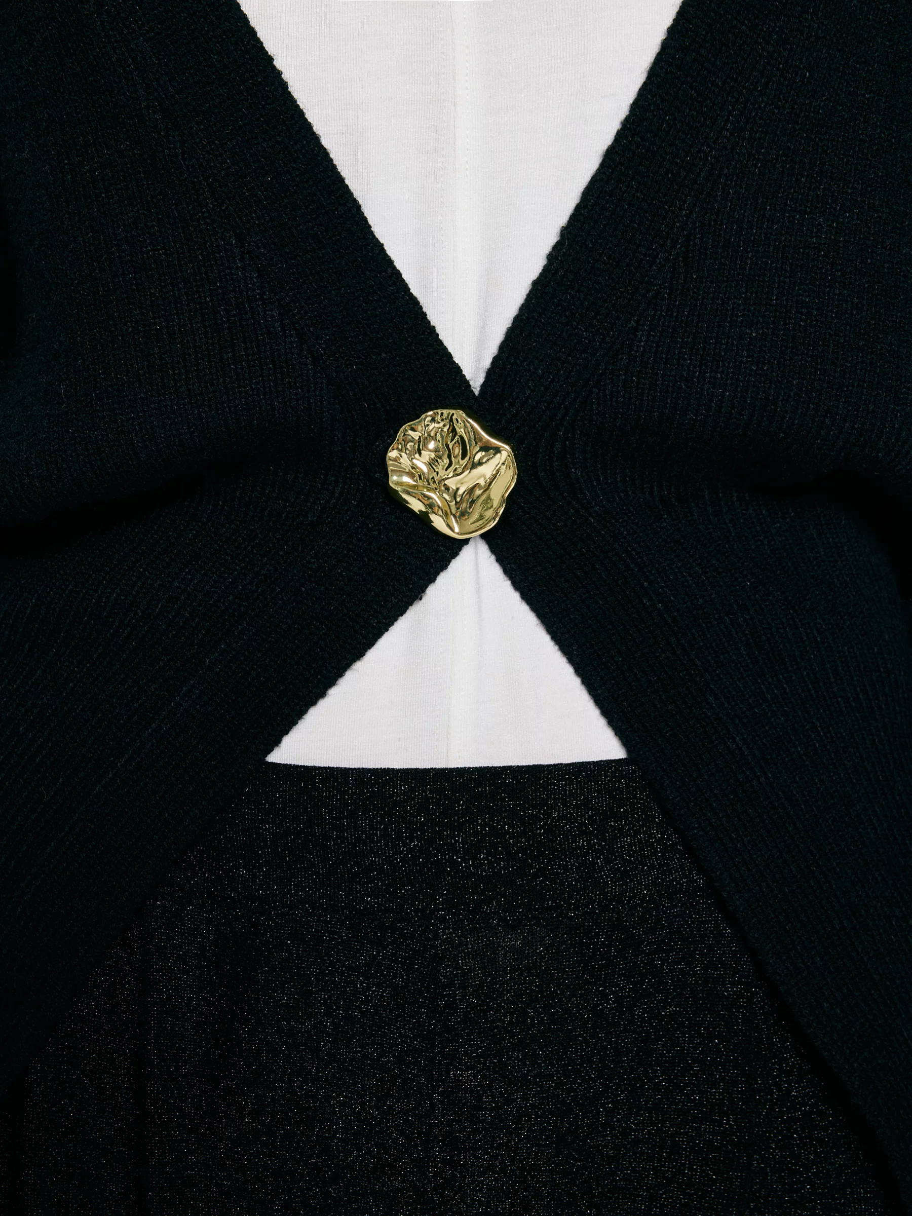 Sweter damski z wiskozy taliowany czarny Goldi 906