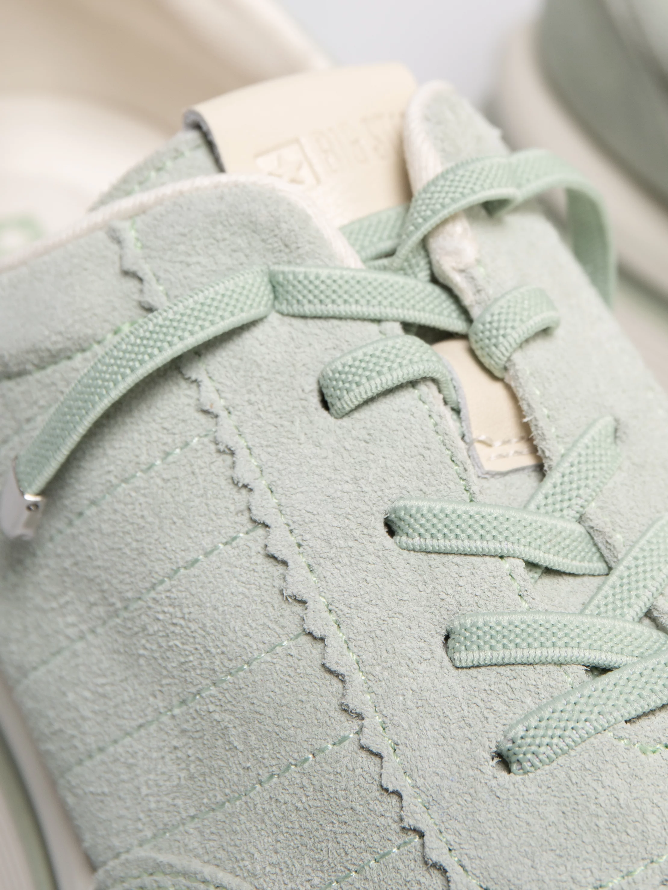 Sneakersy damskie ze skóry naturalnej pistacjowe RR274A350 300