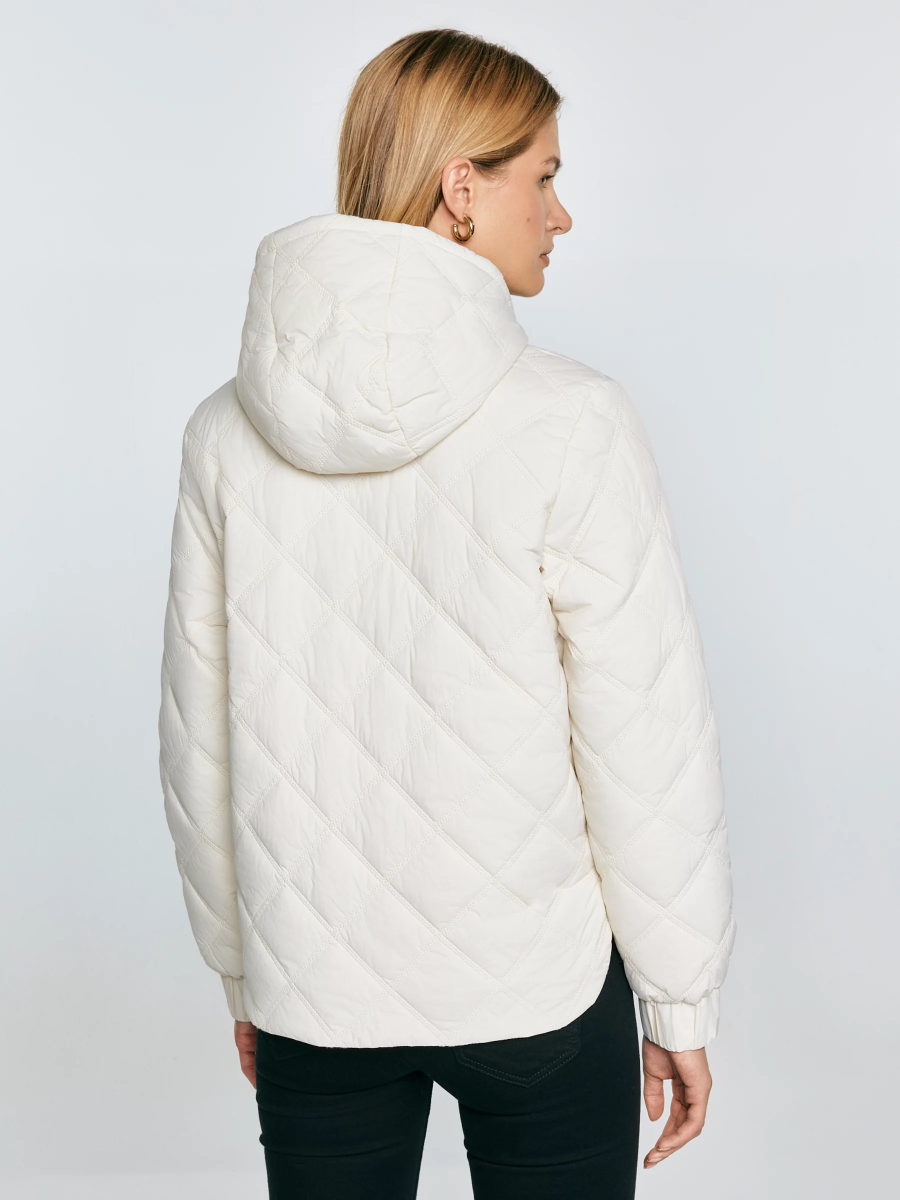 Kurtka damska pikowana z kapturem kremowa Wynterina 103