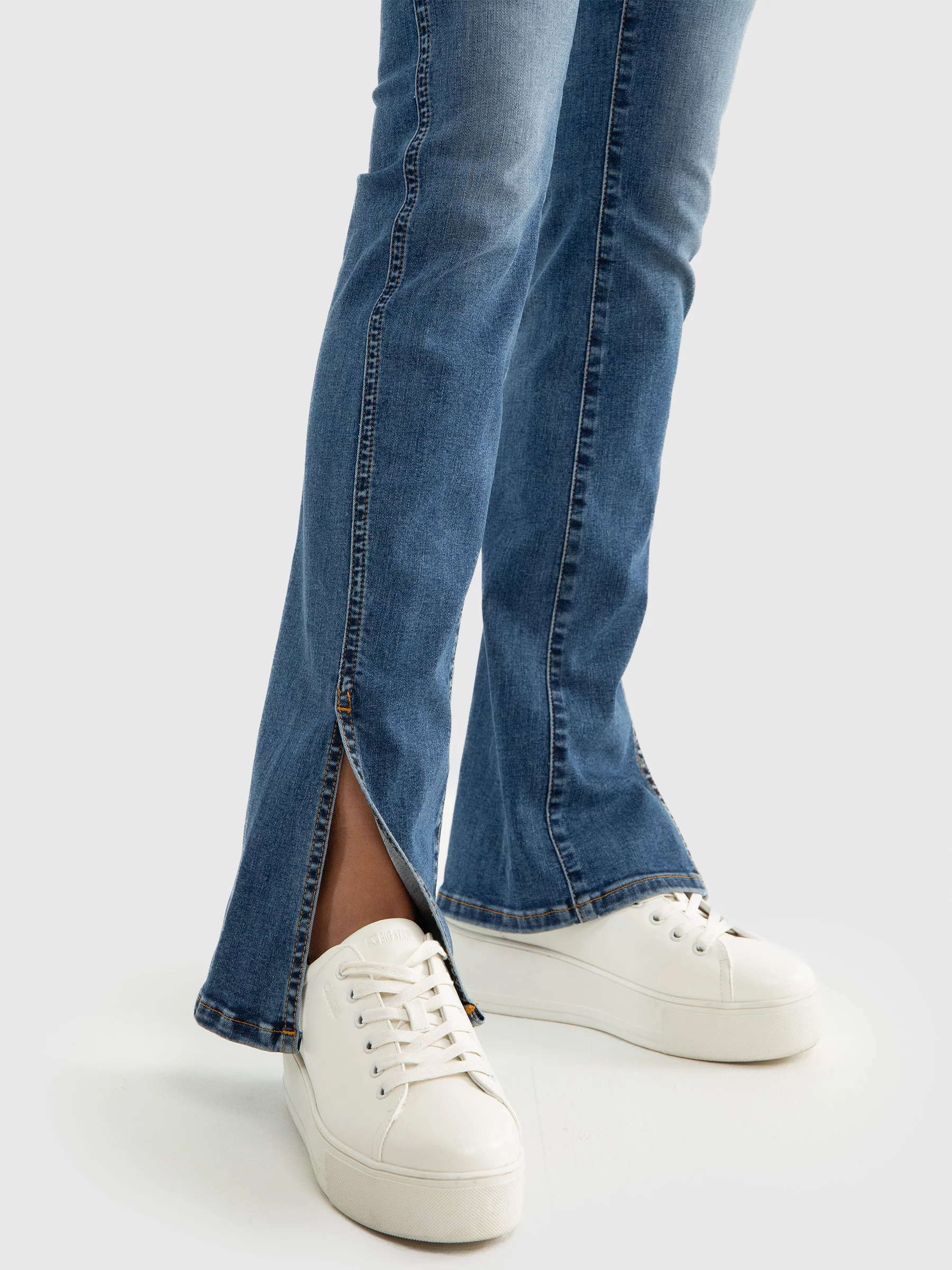 Sneakersy damskie ze skóry ekologicznej białe OO274277 101