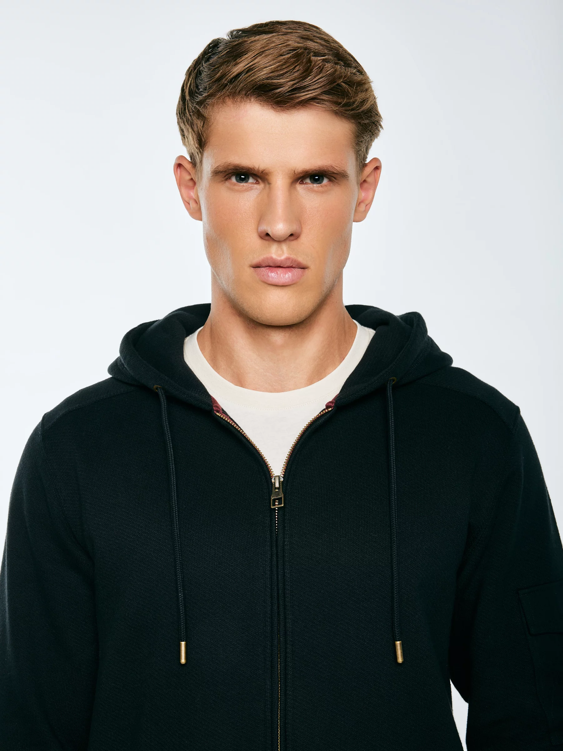 Bluza męska rozpinana z kapturem czarna Jagmur 906