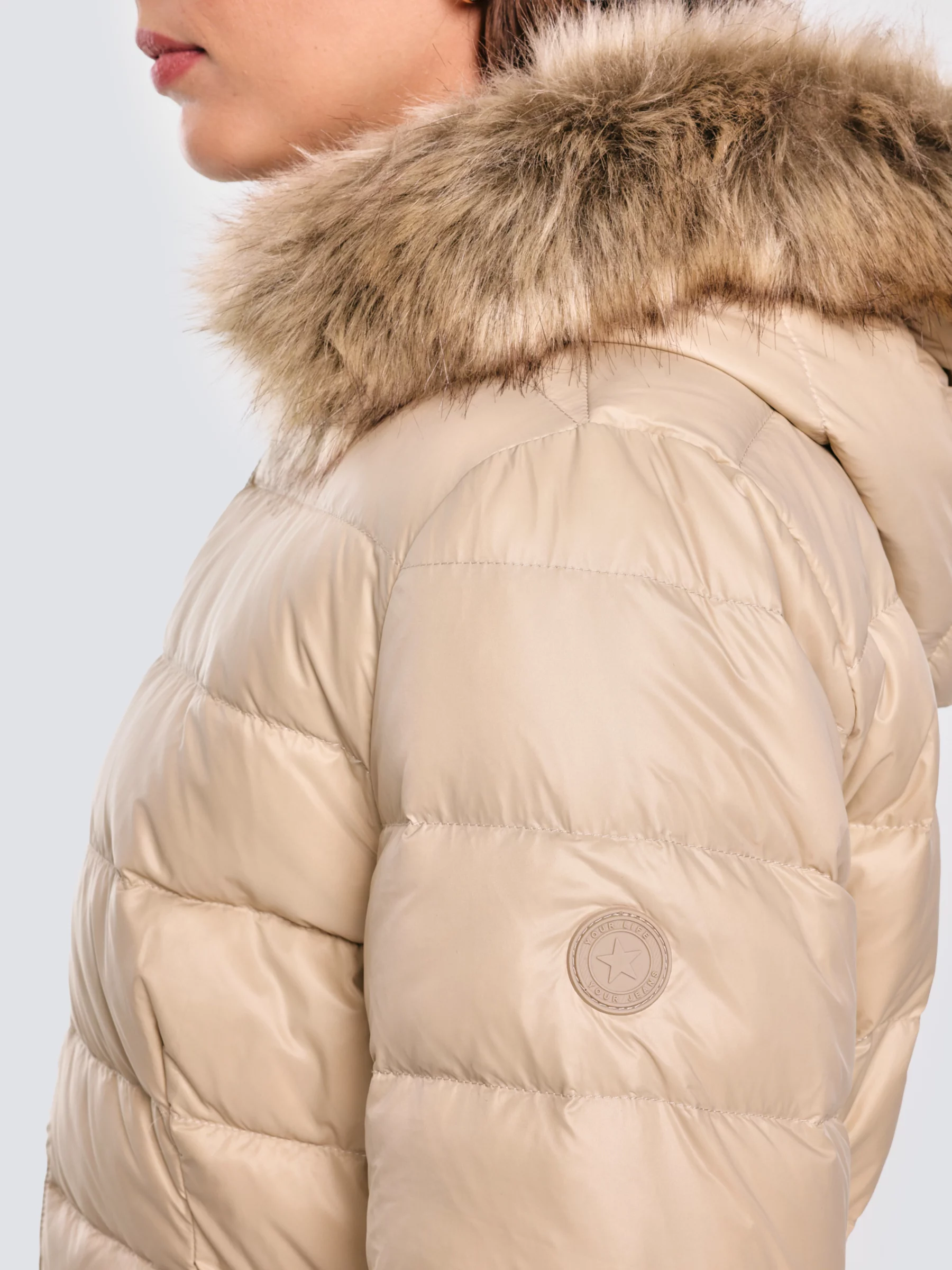 Płaszcz damski puchowy pikowany beżowy Rosabel 801