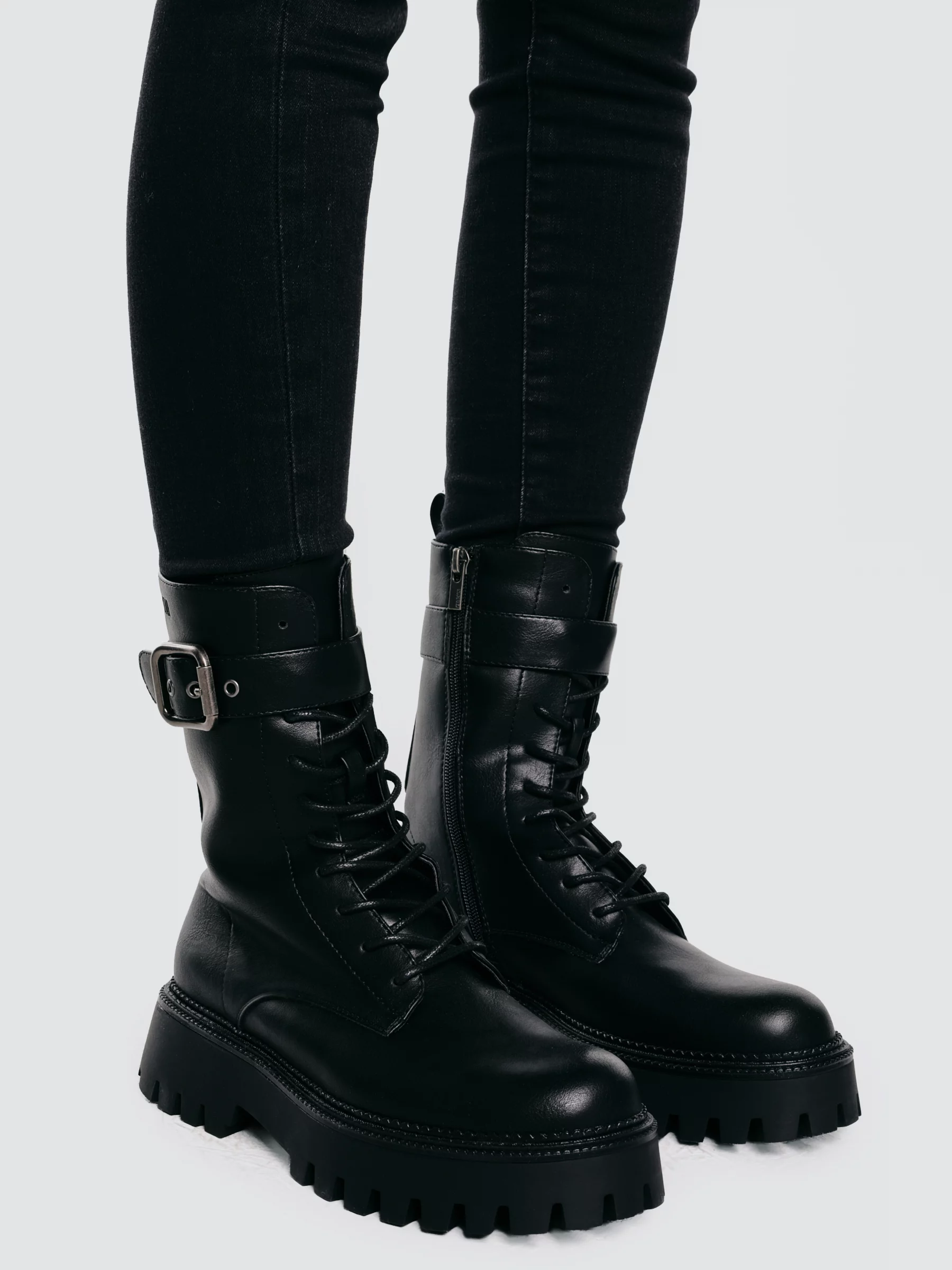 Trapery damskie ze skóry ekologicznej czarne OO274137 906