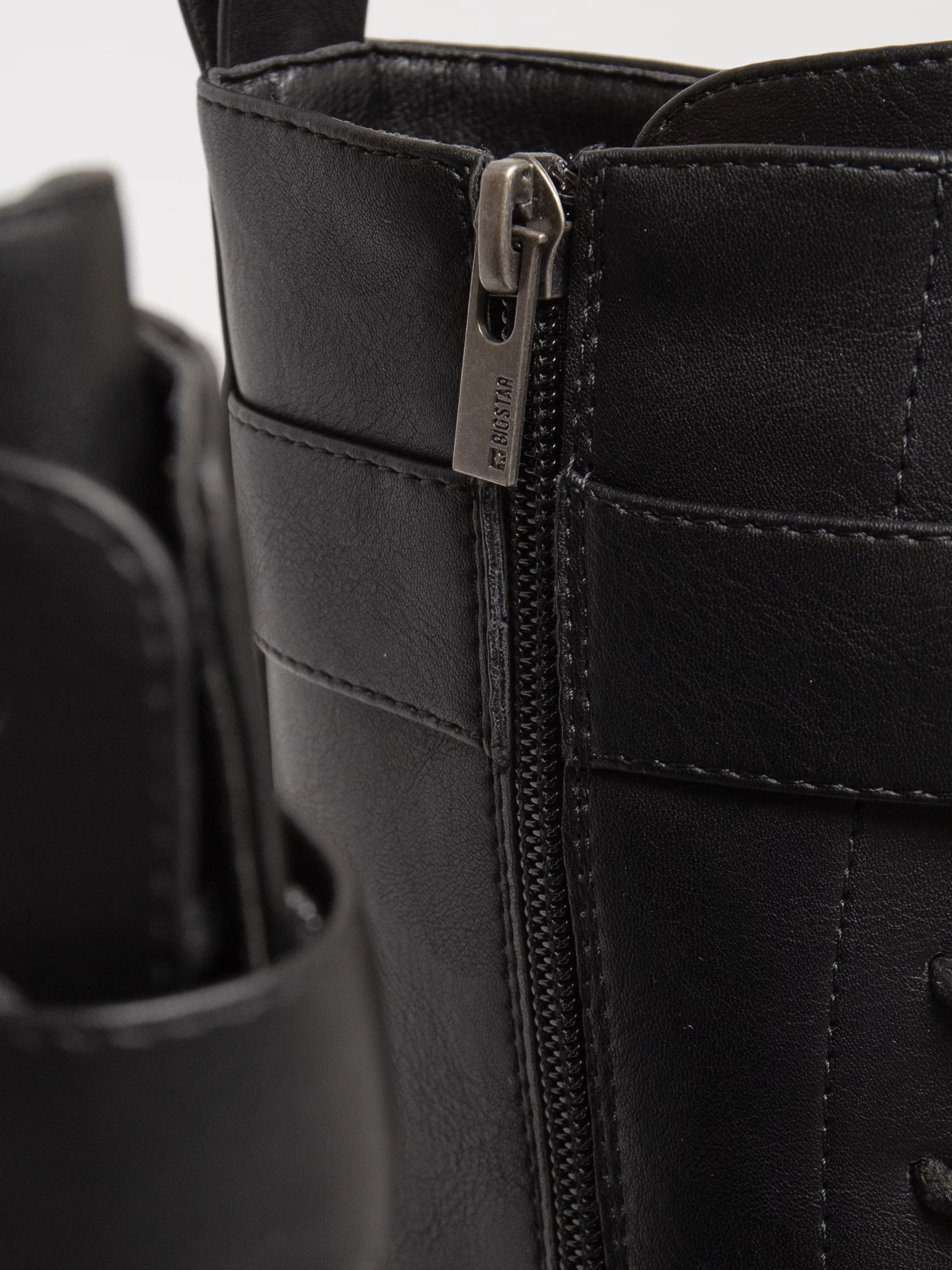 Trapery damskie ze skóry ekologicznej czarne OO274137 906