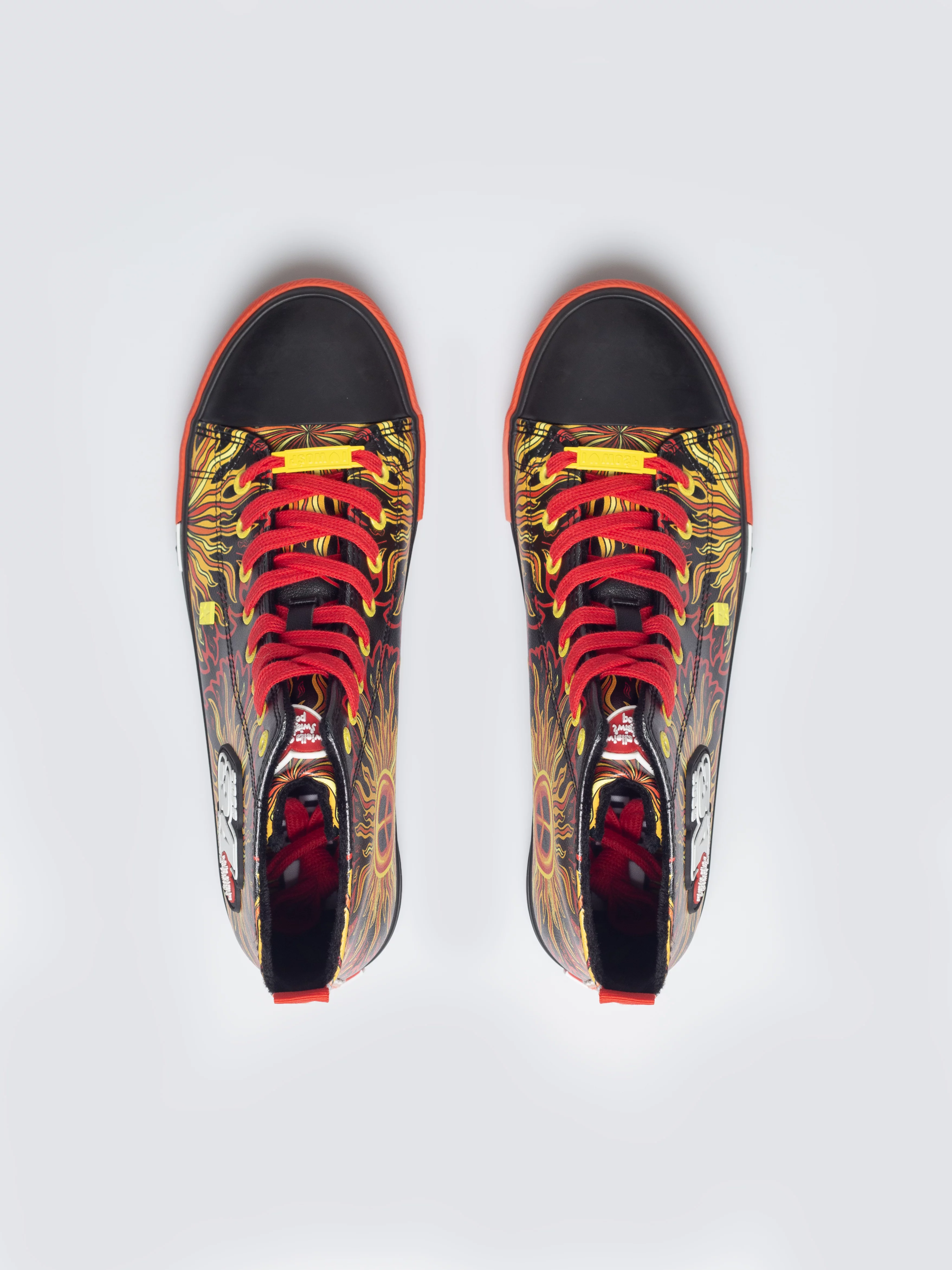 Trampki wysokie ze skóry ekologicznej z nadrukiem WOśP czarne TT174401 906