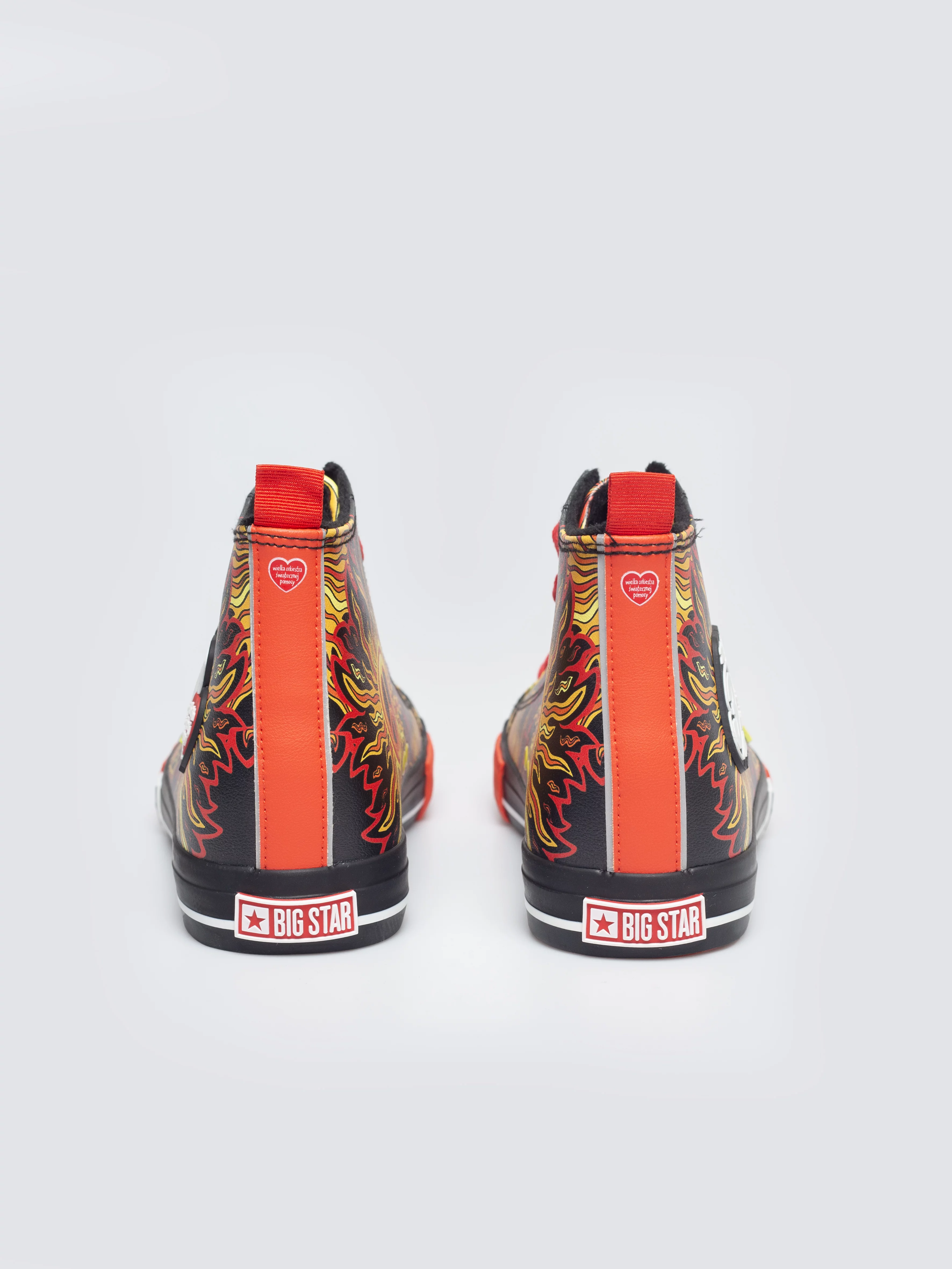 Trampki wysokie ze skóry ekologicznej z nadrukiem WOśP czarne TT174401 906