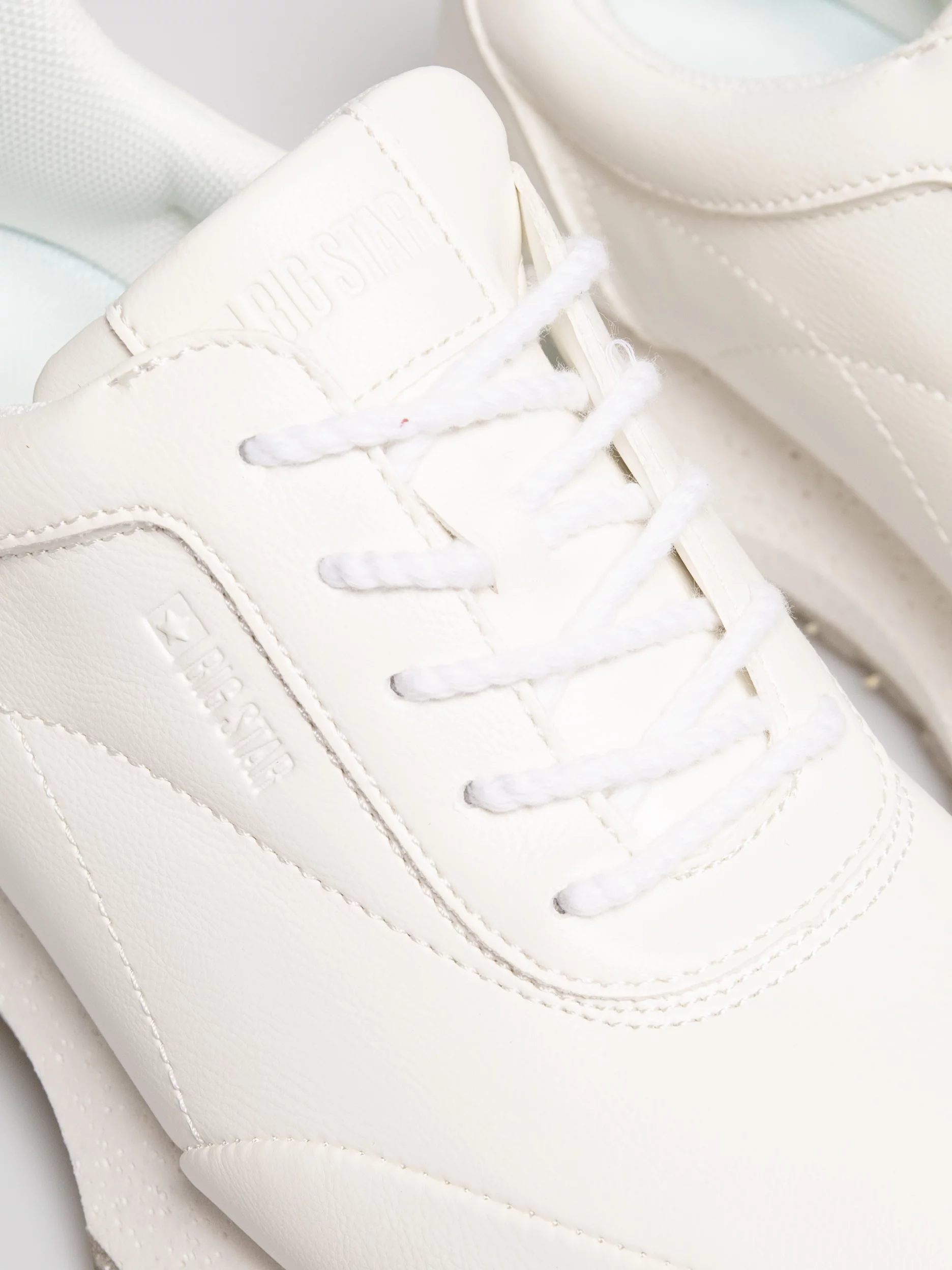 Sneakersy damskie ze skóry ekologicznej białe OO274023 101