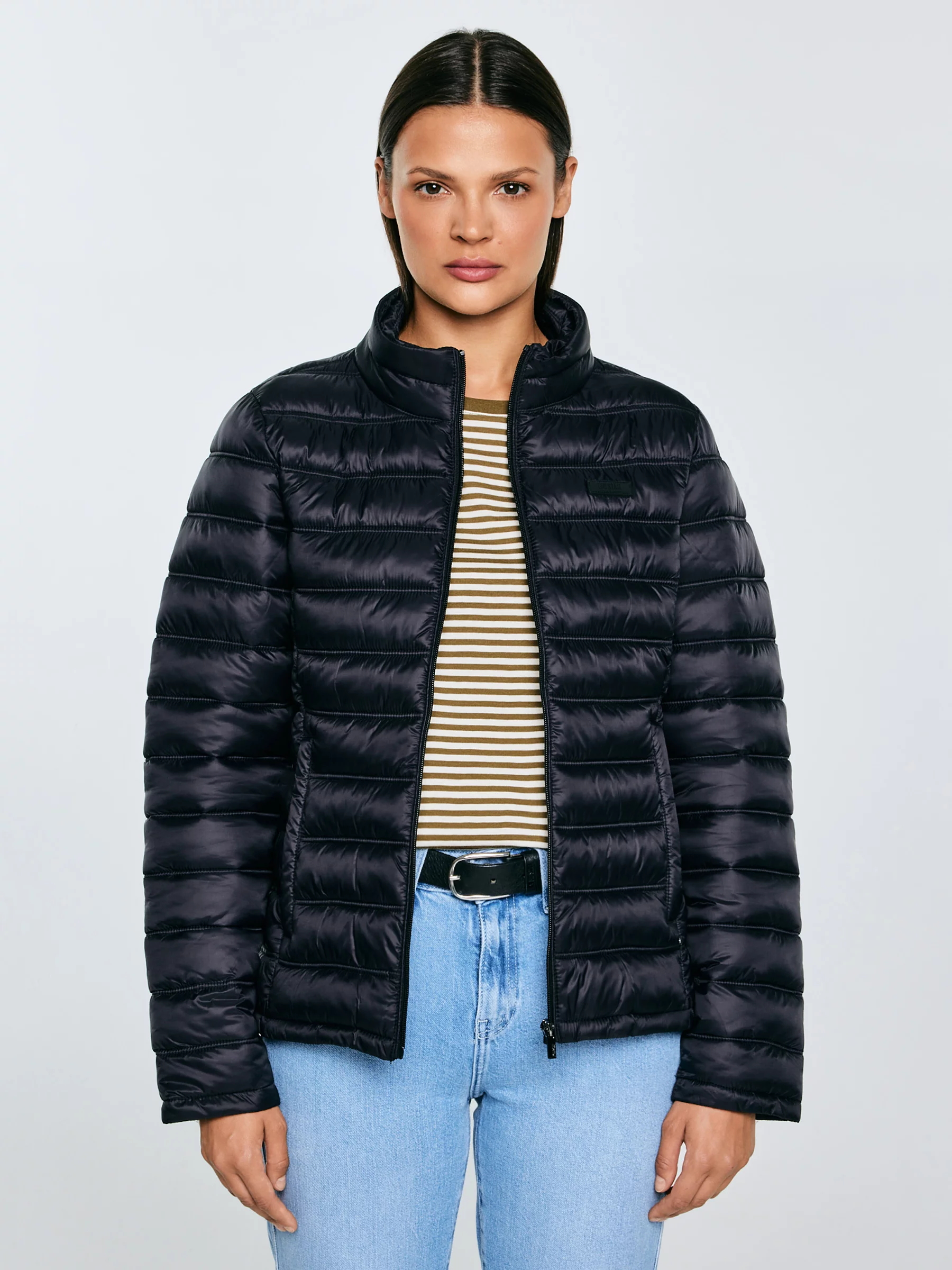 Kurtka damska pikowana z odpinanym kapturem czarna Azeala23 906