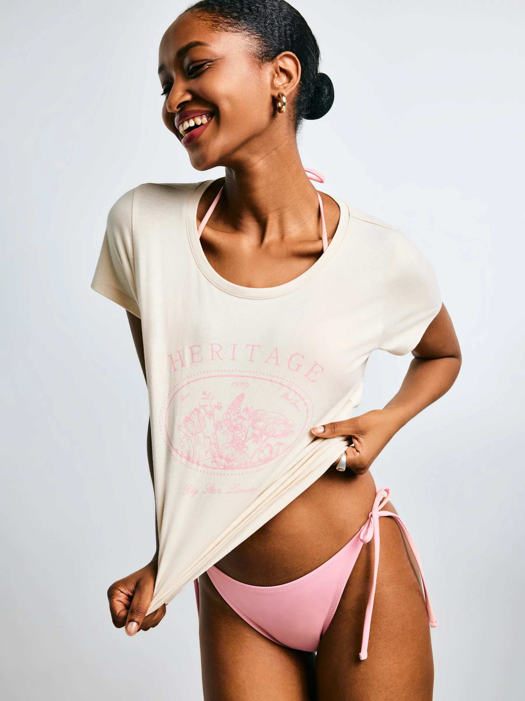 Koszulka damska z nadrukiem kremowa Alota 103