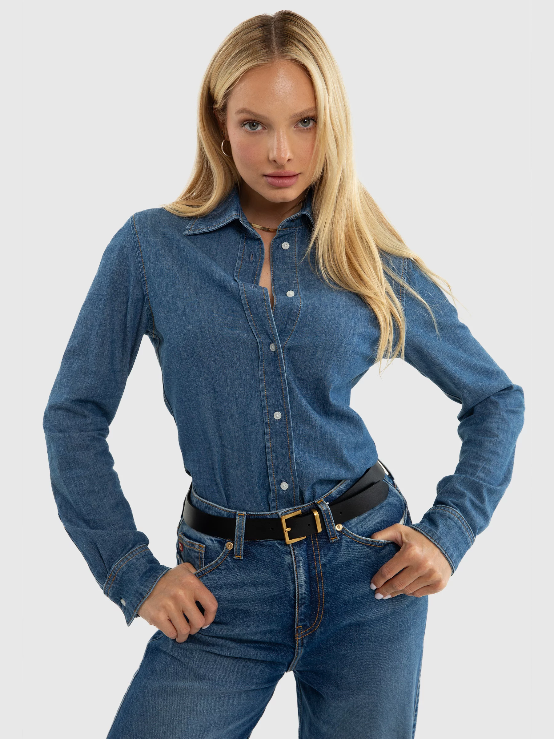 Pasek damski skórzany ze złotą klamrą czarny Aruma 906