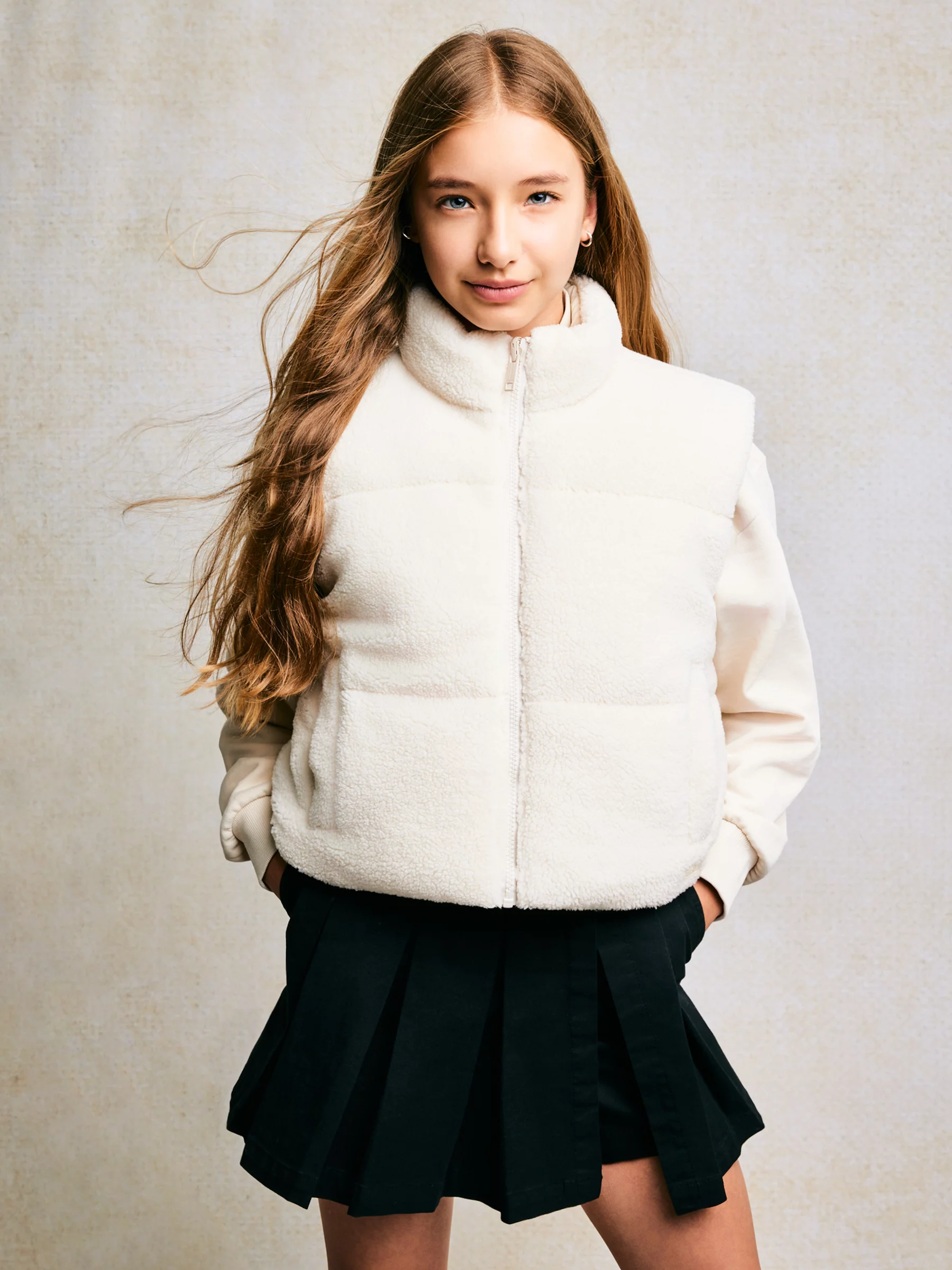 Kamizelka dziewczęca dwustronna kremowa Zoja 103