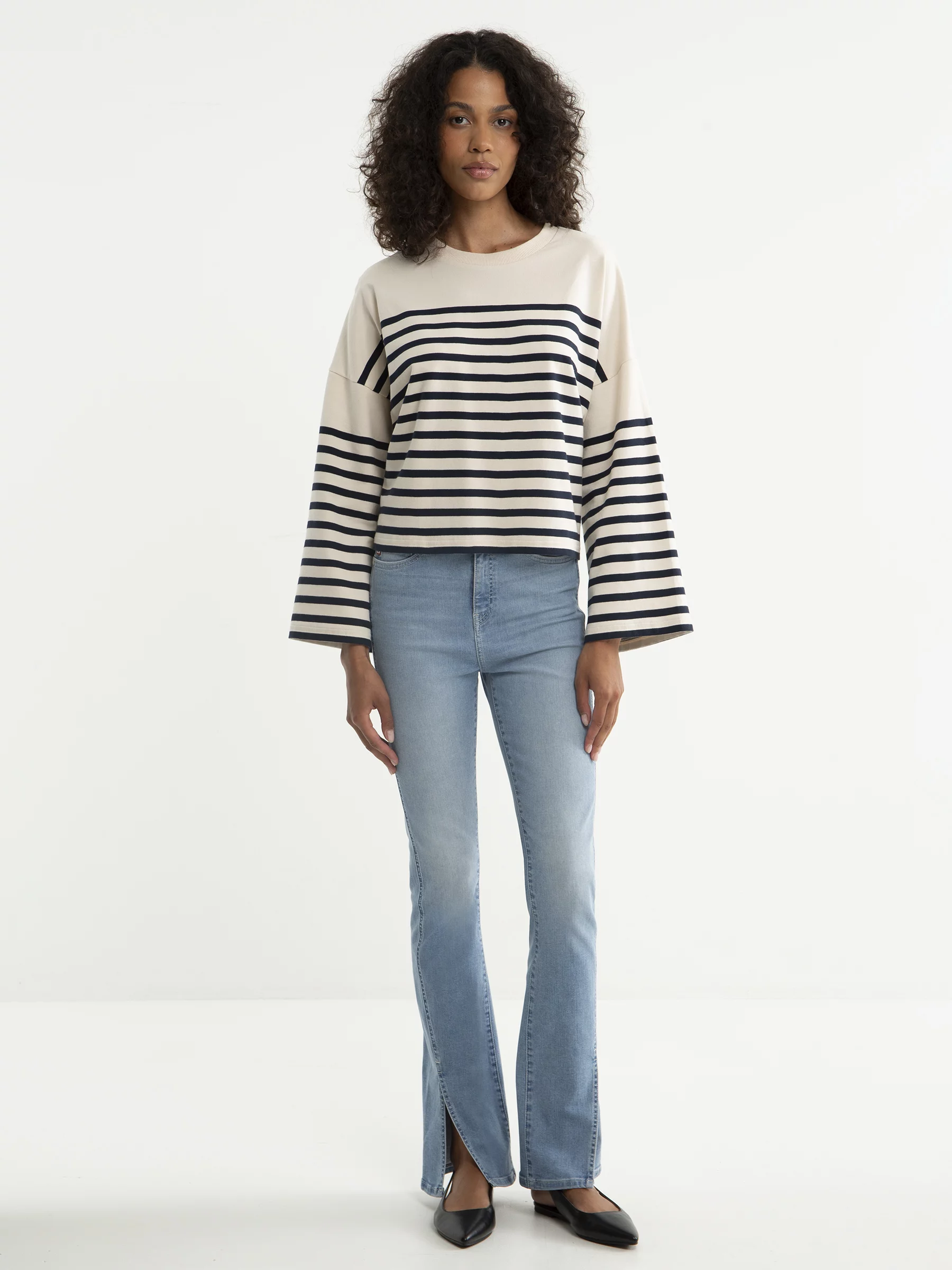 Jeansy damskie bootcut z rozcięciami jasnoniebieskie Blake 219