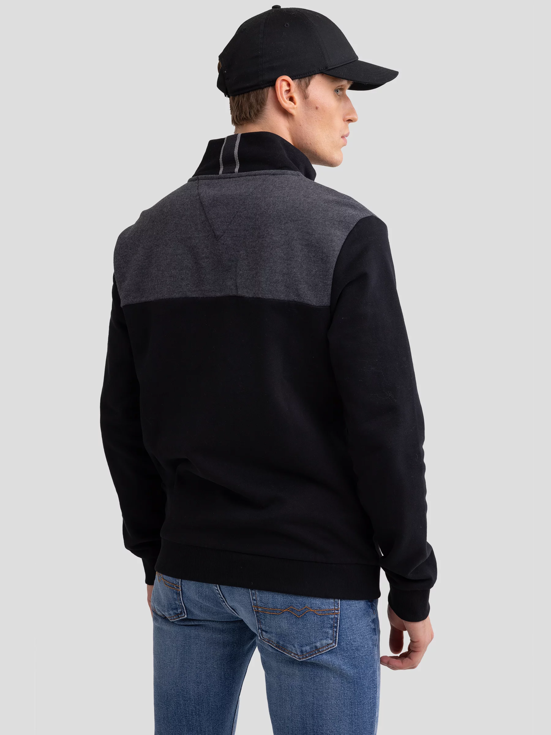 Bluza męska ze stójką czarna Joe 906