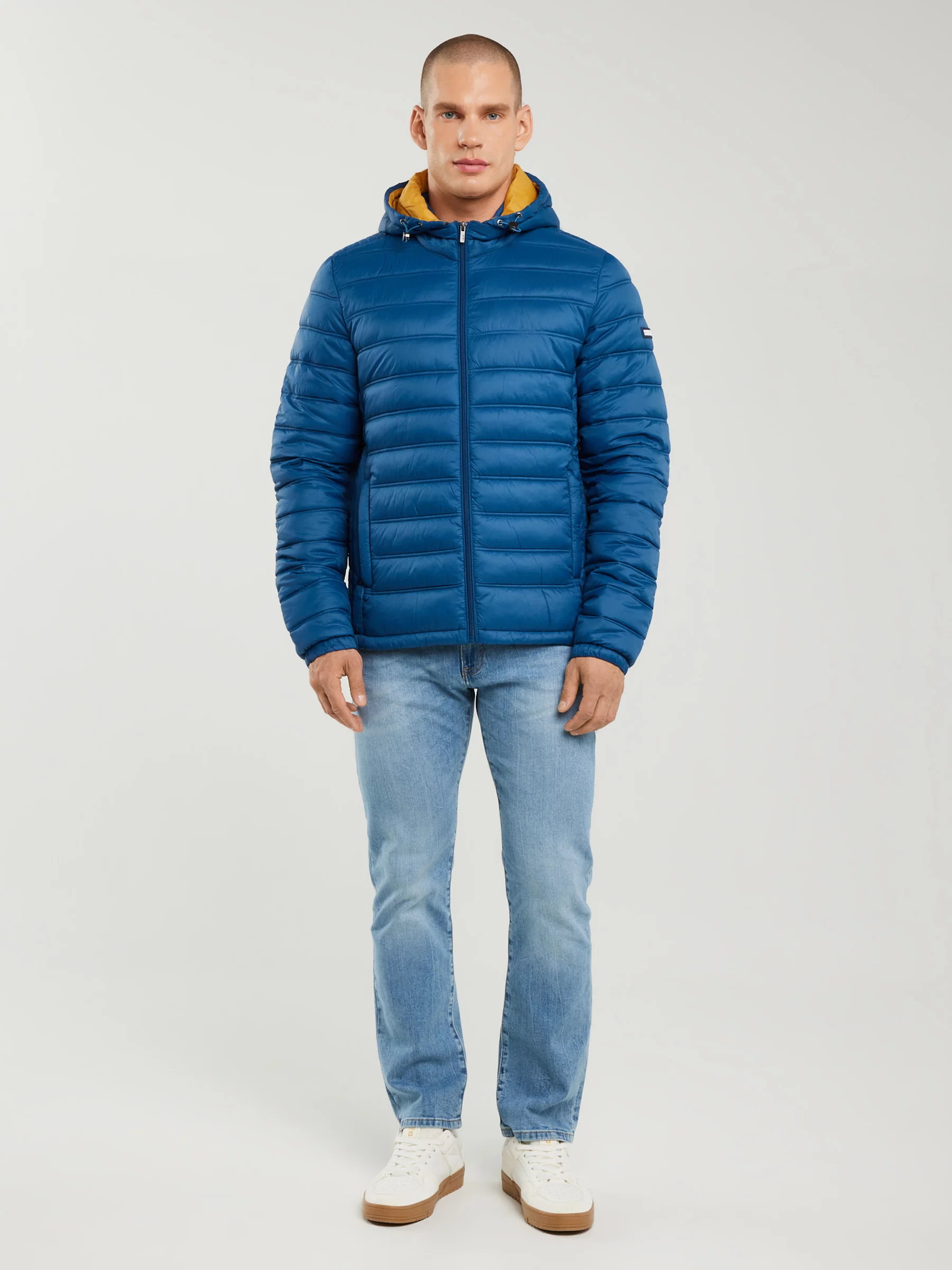 Kurtka męska pikowana z kapturem niebieska Acarf 402