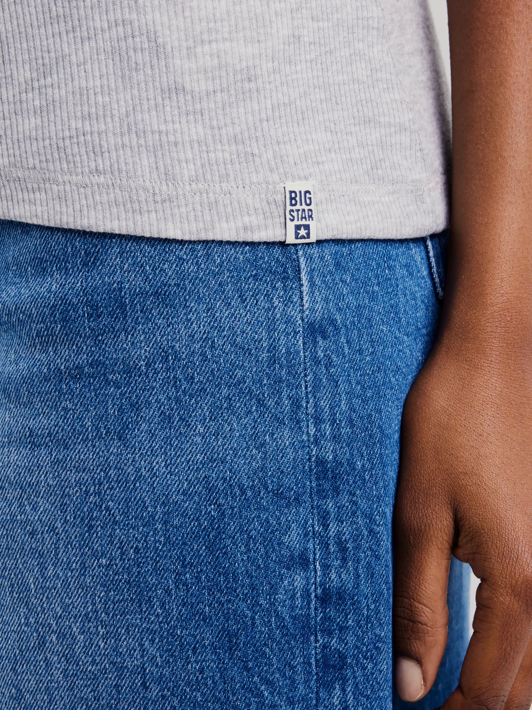 Koszulka damska na ramiączkach szara Alena 901