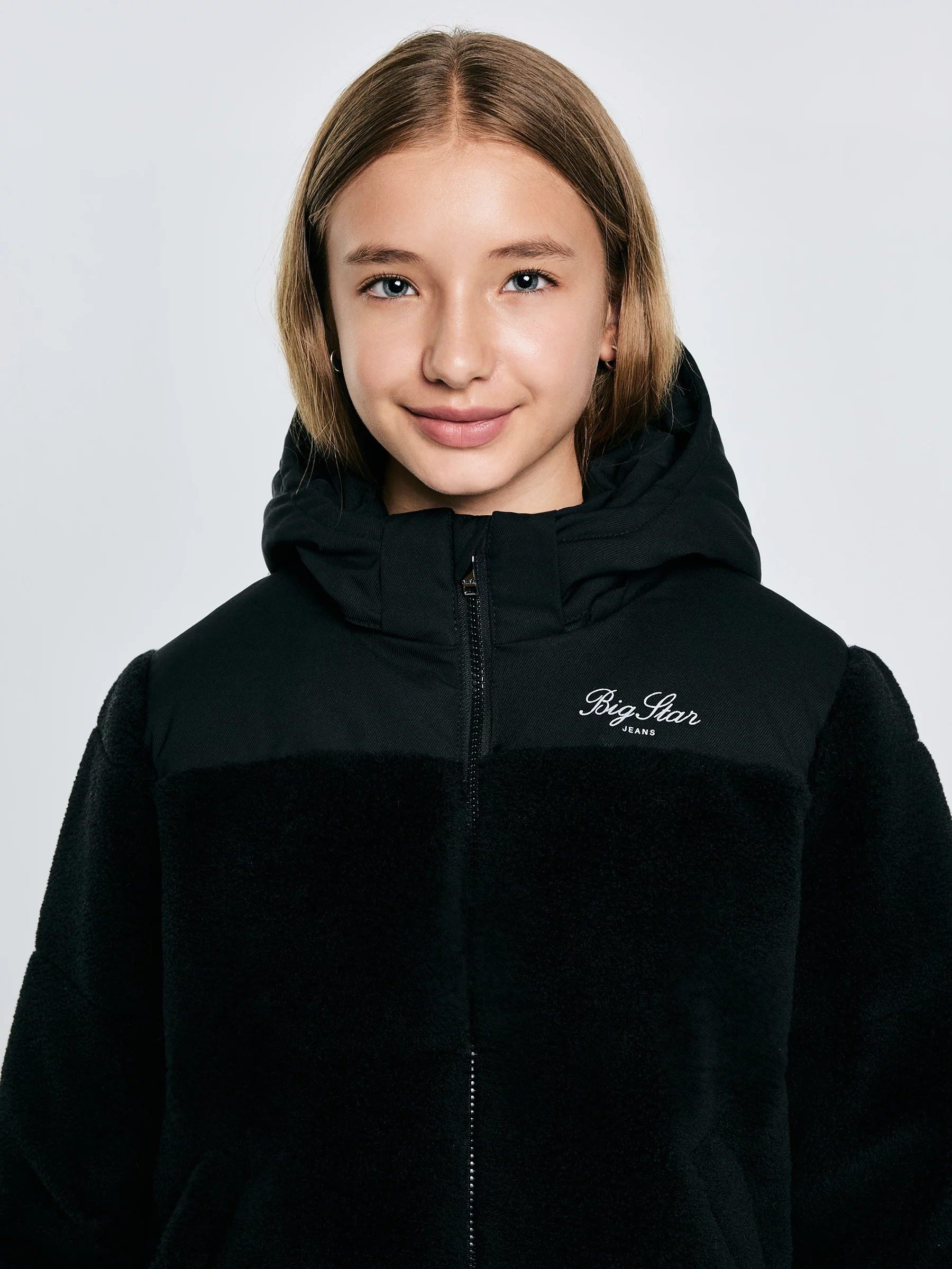 Kurtka dziewczęca pudełkowa z futerkiem czarna Kesja 906