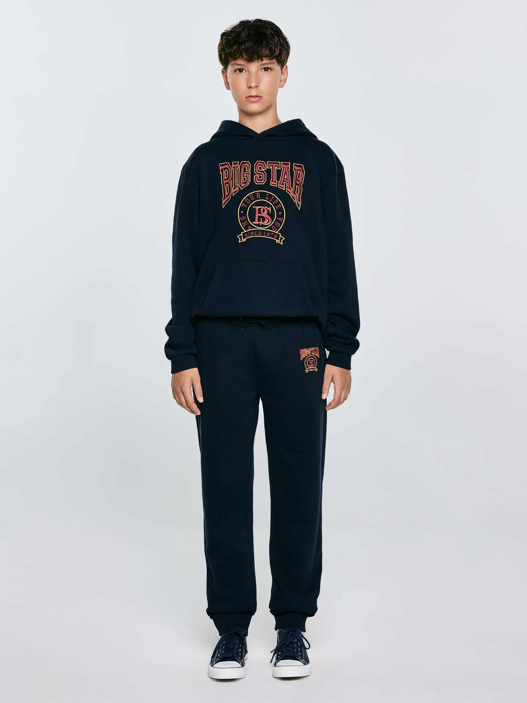 Spodnie chłopięce dresowe granatowe Lironp 403