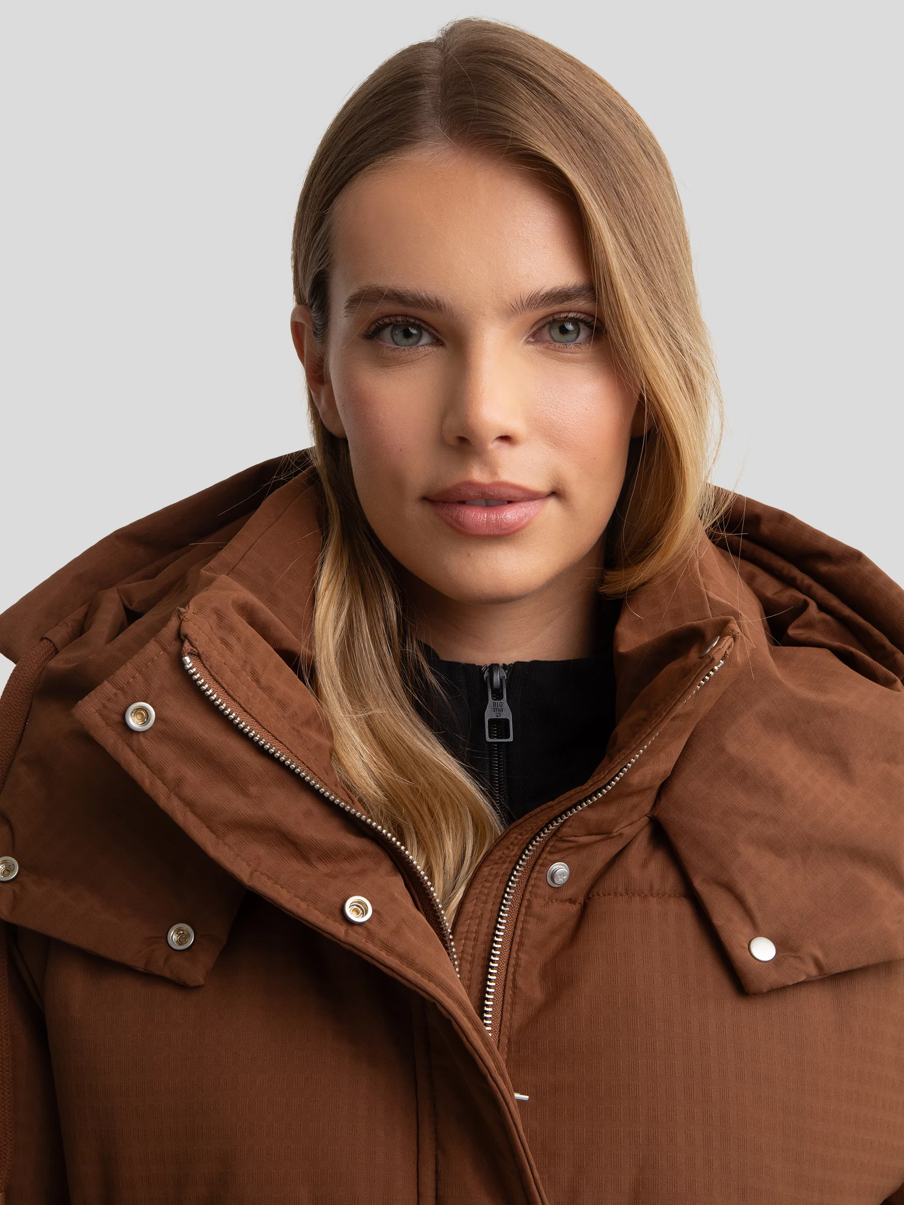 Kurtka damska z wypełnieniem brązowa Cytylia 802