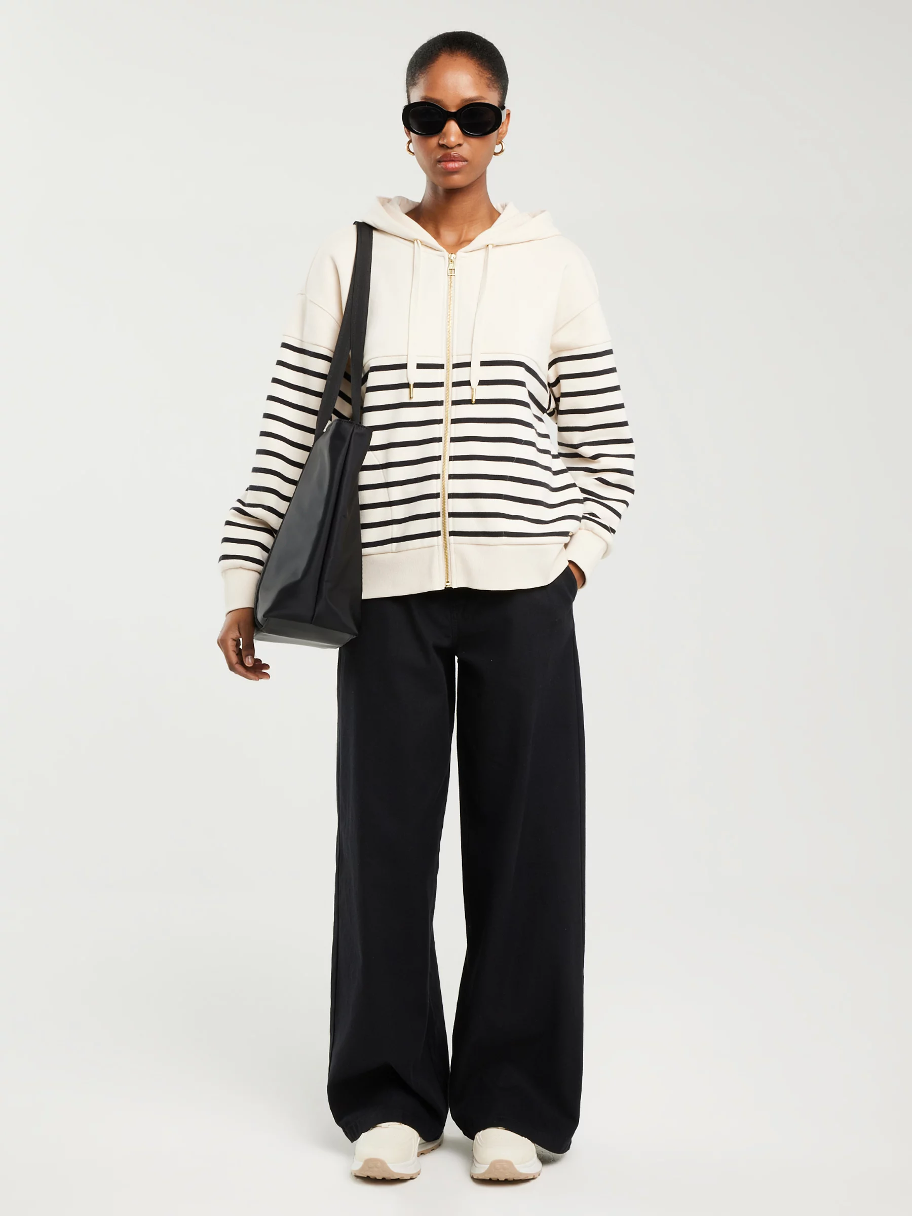 Bluza damska z kapturem rozpinana w paski kremowa Selina 103