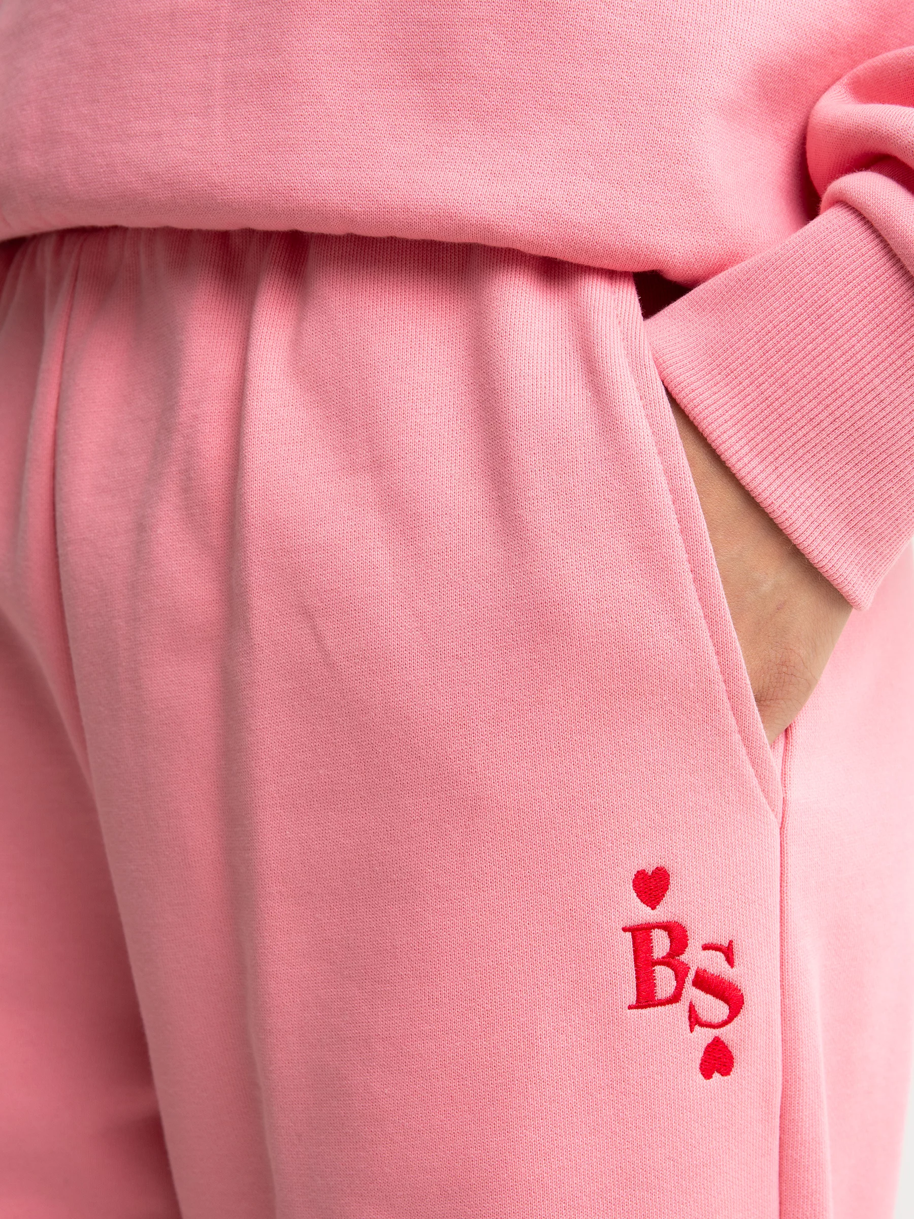 Spodnie damskie dresowe różowe Frejap 600