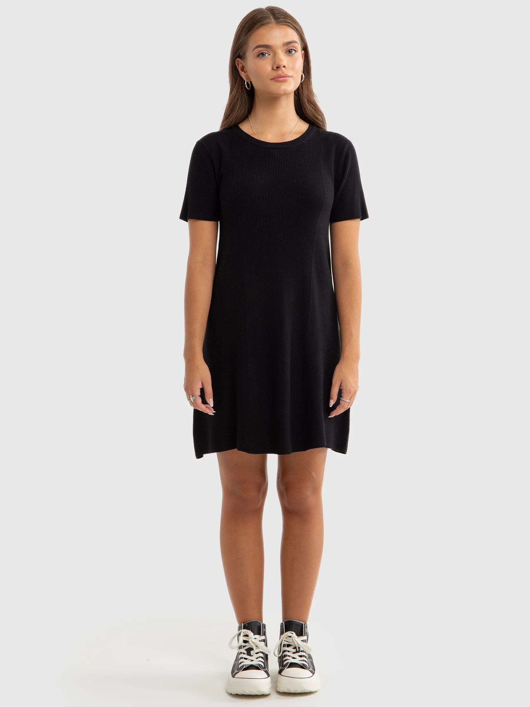 Sukienka dziewczęca sweterkowa czarna Maxinara 906