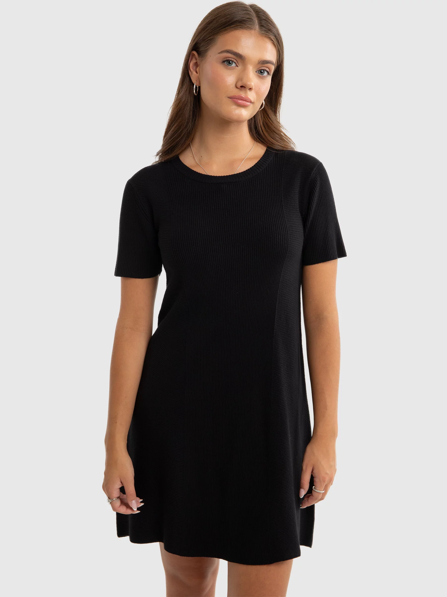 Sukienka dziewczęca sweterkowa czarna Maxinara 906