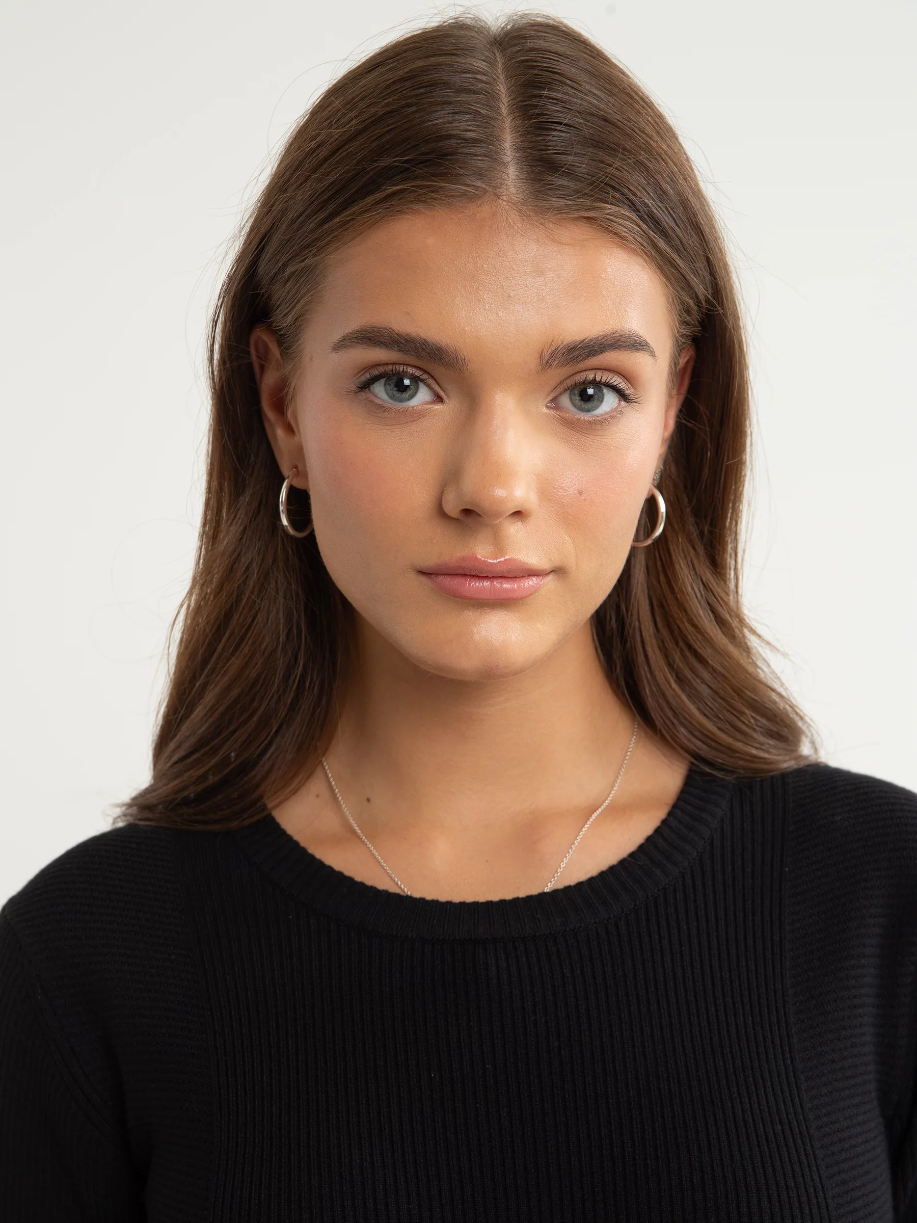 Sukienka dziewczęca sweterkowa czarna Maxinara 906