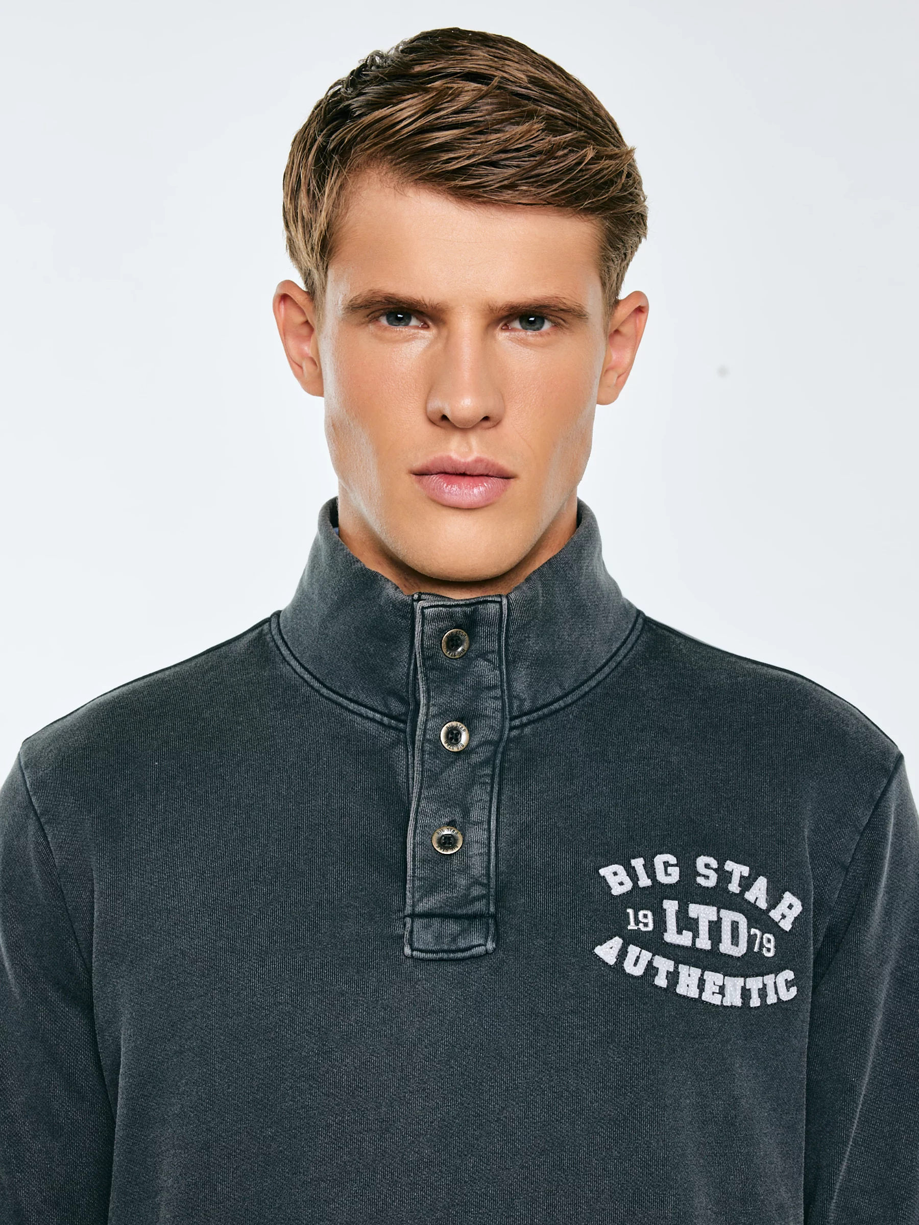 Bluza męska ze stójką czarna Julian 906