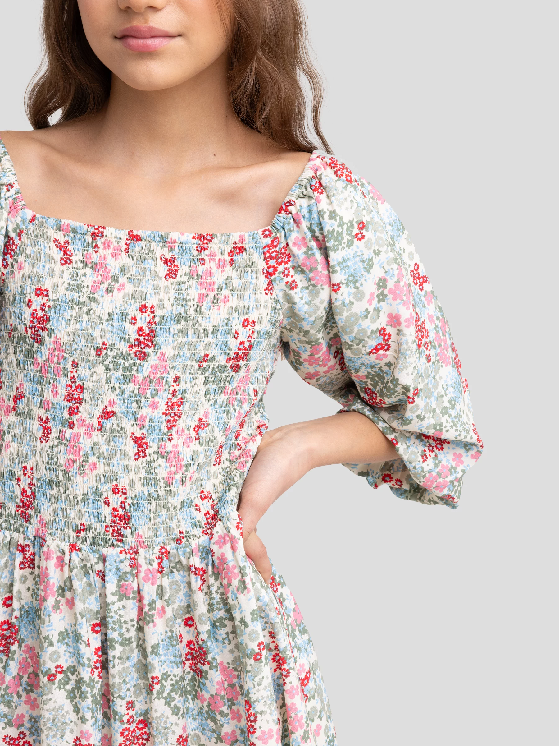 Sukienka dziewczęca z wiskozy z motywem kwiatowym Darta 000