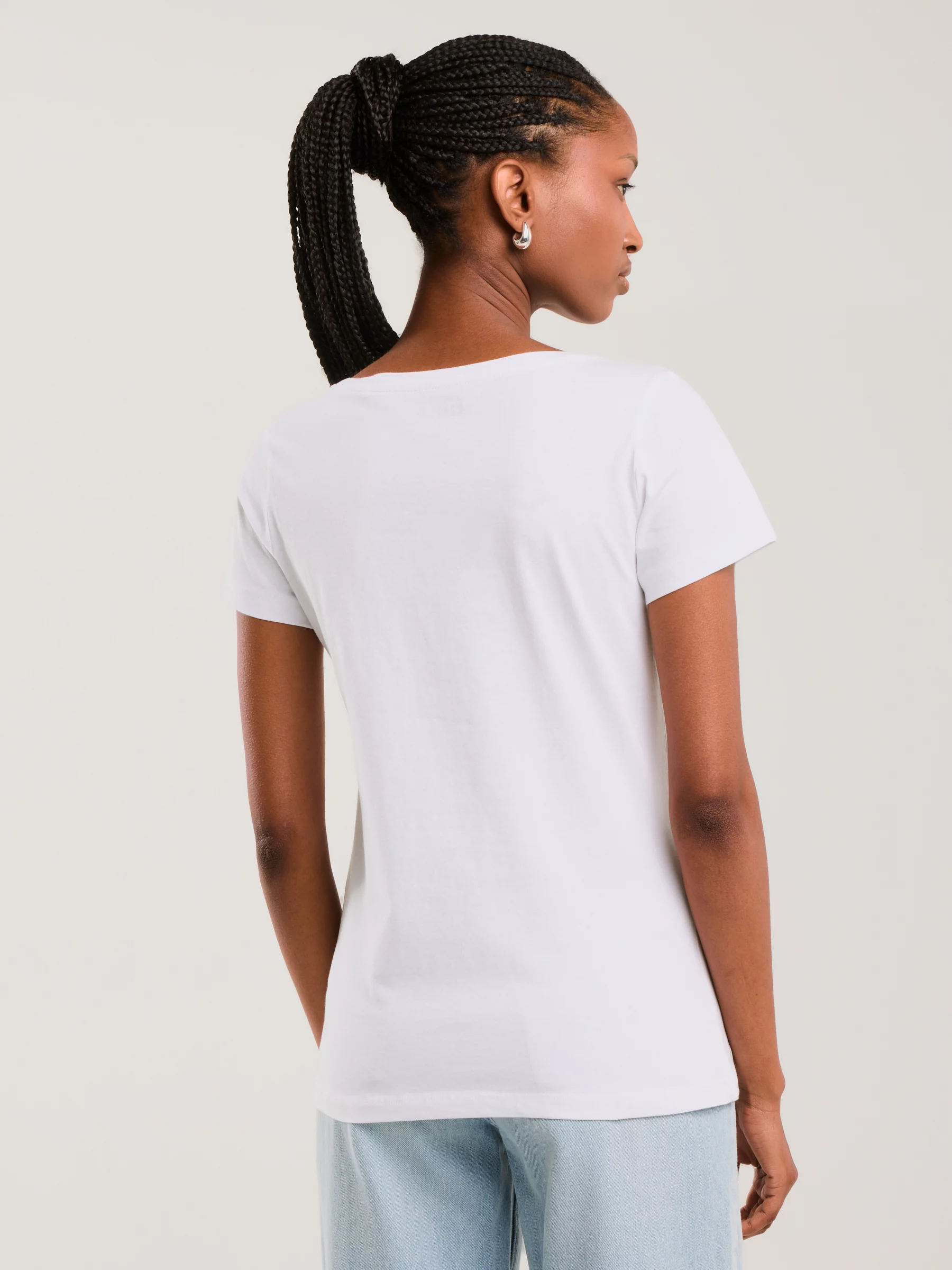 Koszulka damska o klasycznym kroju biała Brunona 101