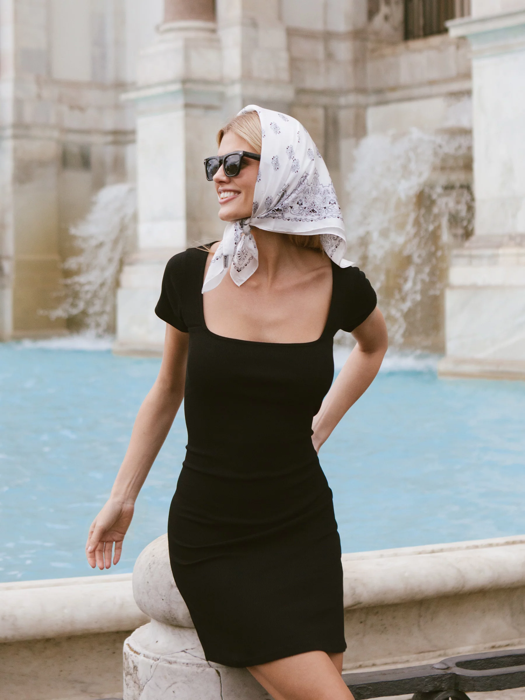 Sukienka damska mini w prążek czarna Felice 906